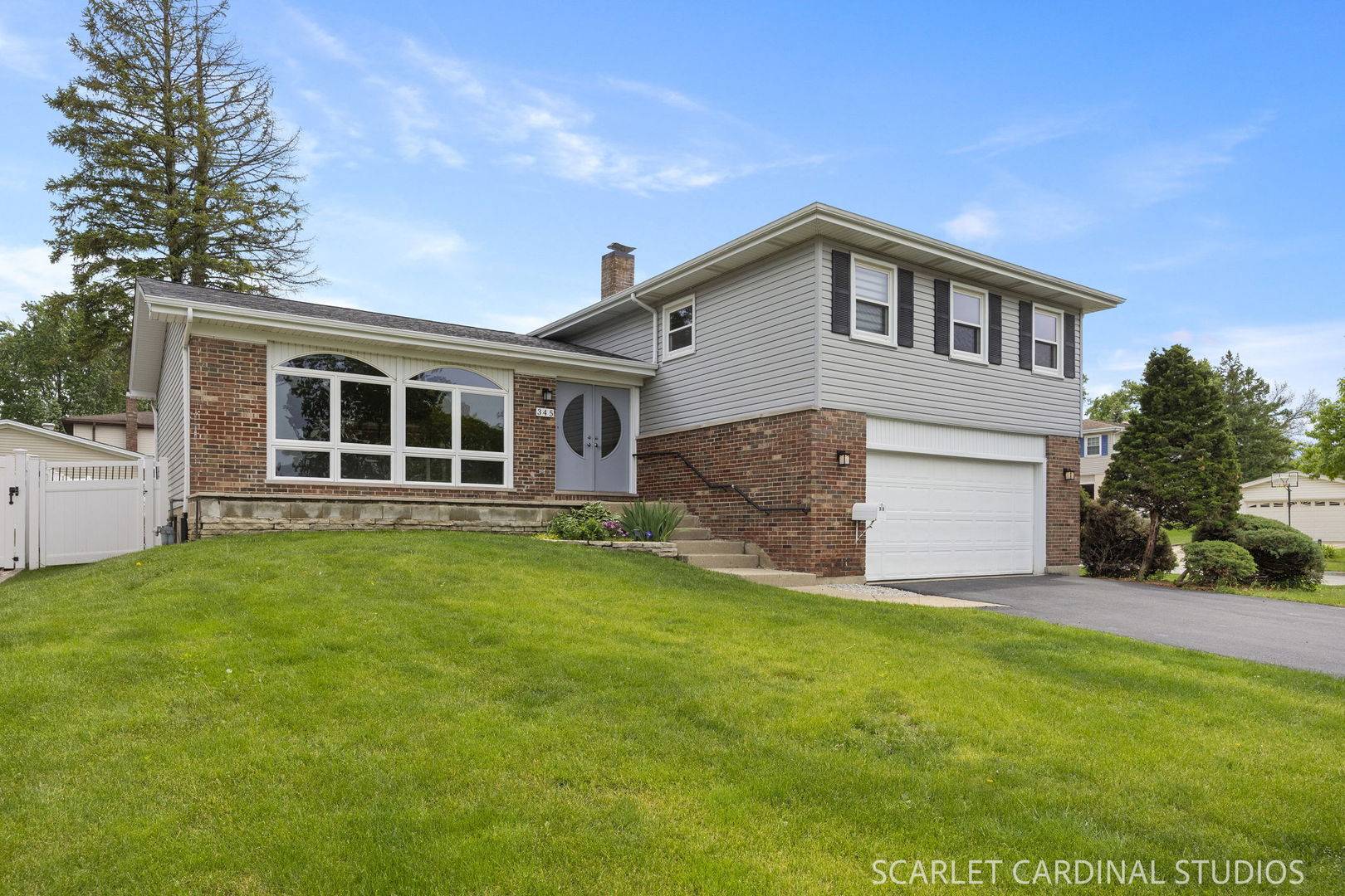 345 Hillcrest LN, Lombard, IL 60148