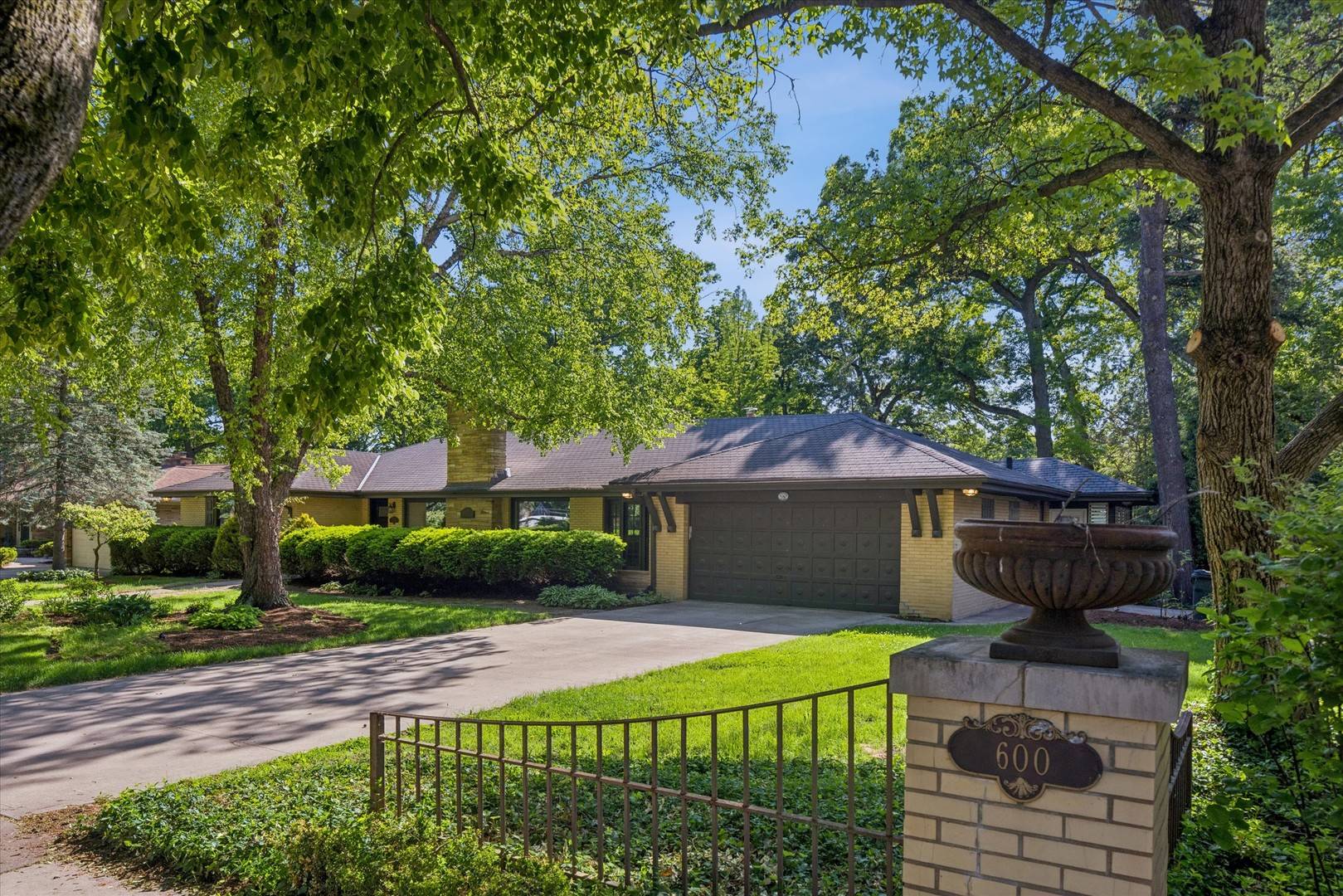 600 Midway Park AVE, Glen Ellyn, IL 60137