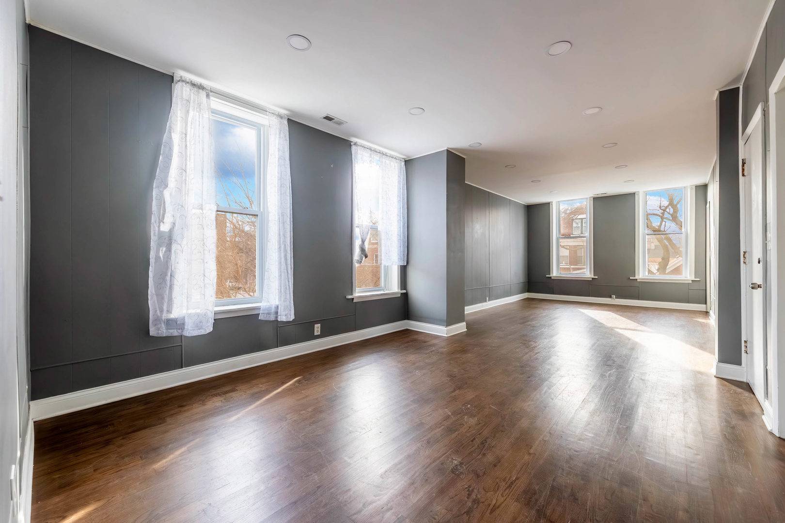 3651 S Wood ST, Chicago, IL 60609