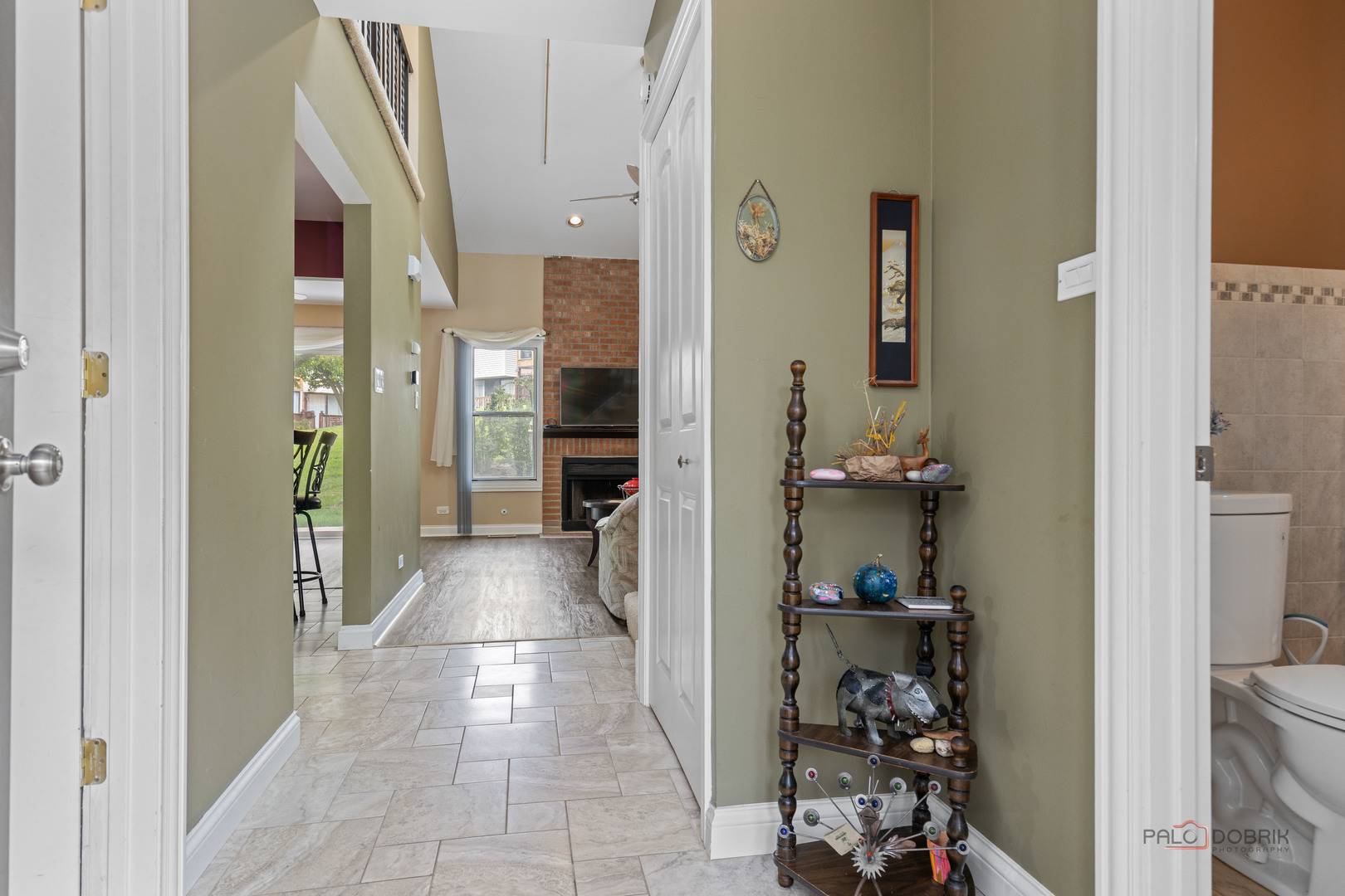 978 Buttercreek CT #978, Hoffman Estates, IL 60169