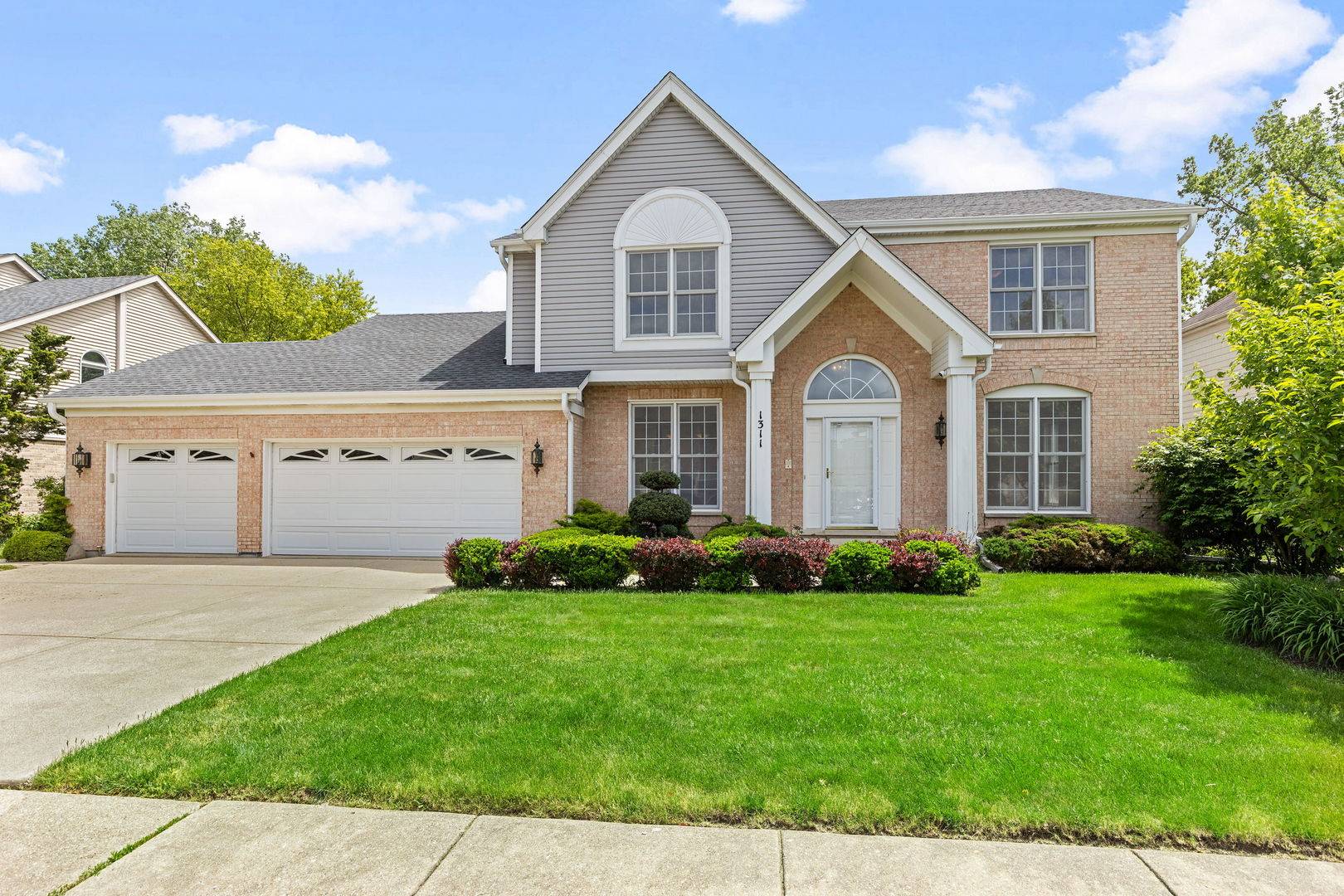 1311 Callen LN, Des Plaines, IL 60016