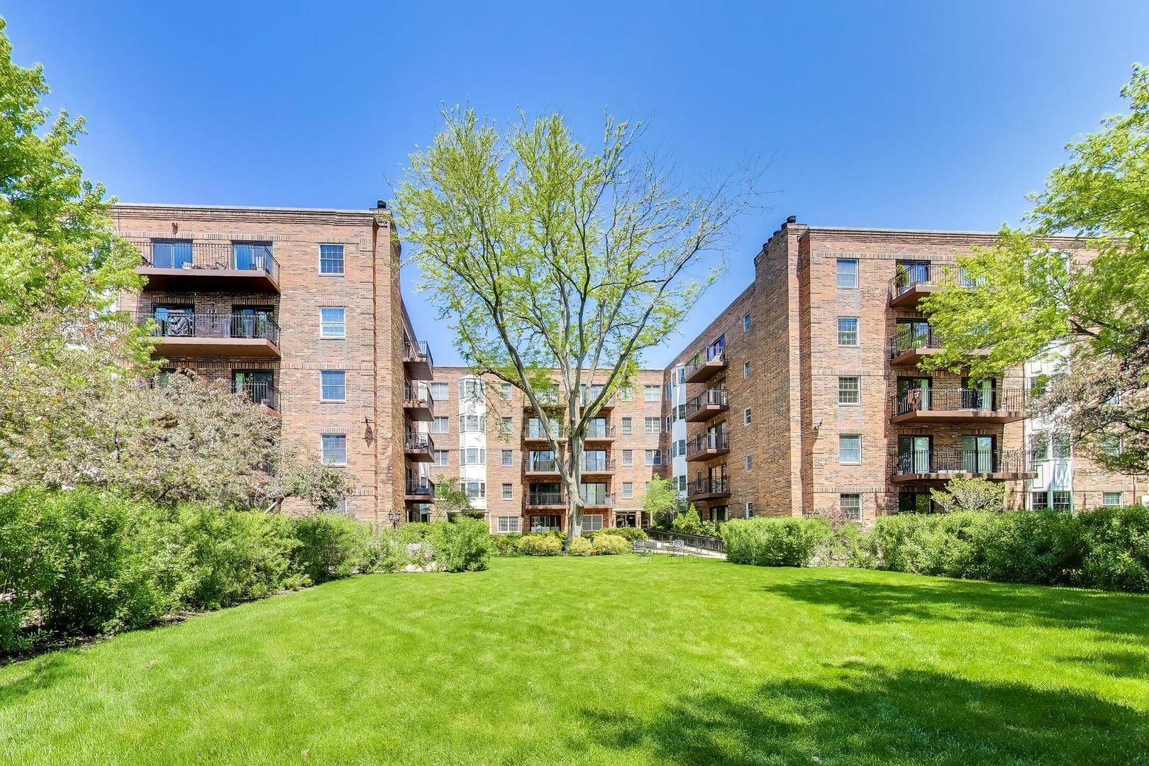 1501 Oak AVE #504, Evanston, IL 60201