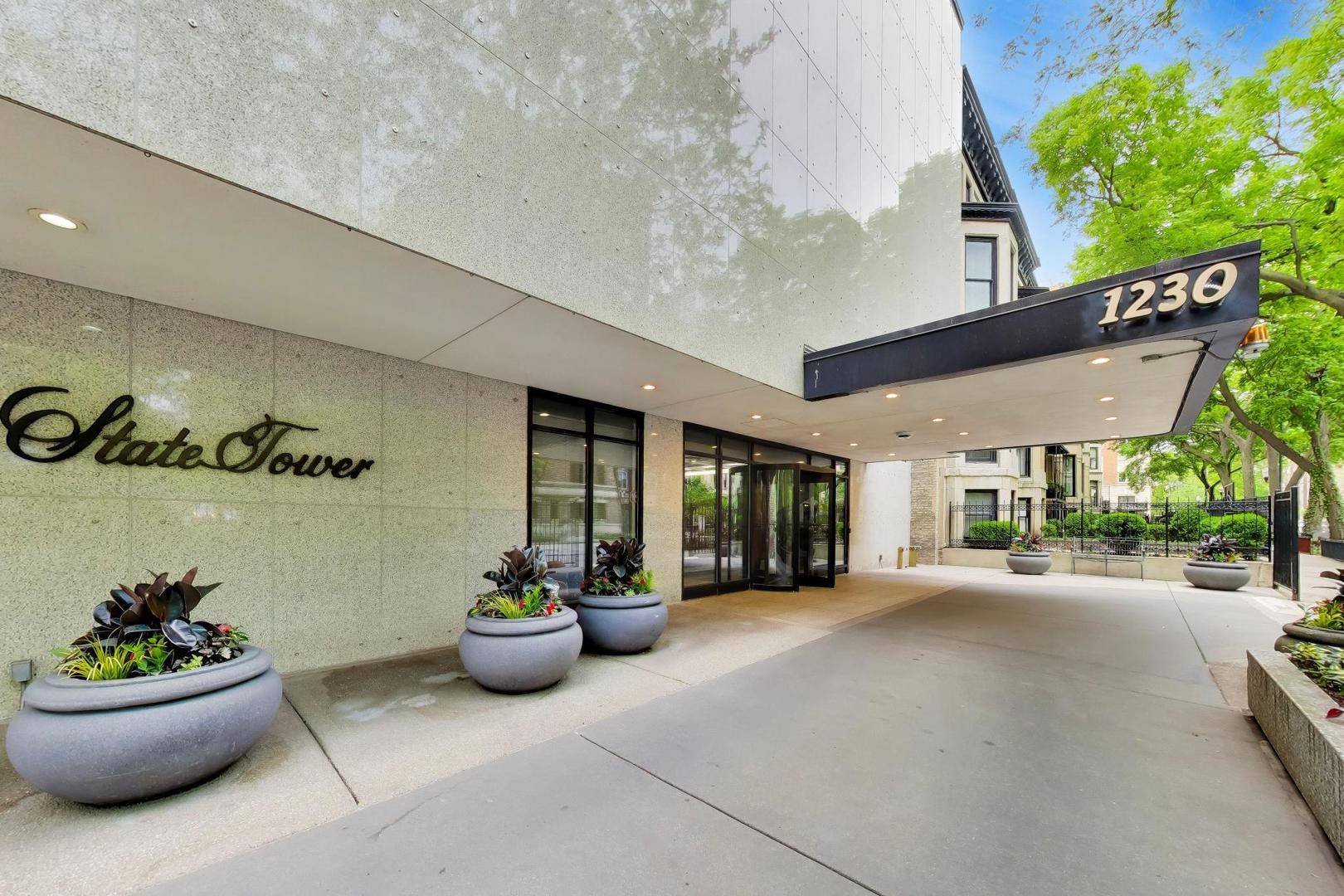 1230 N State Pkwy #28A, Chicago, IL 60610