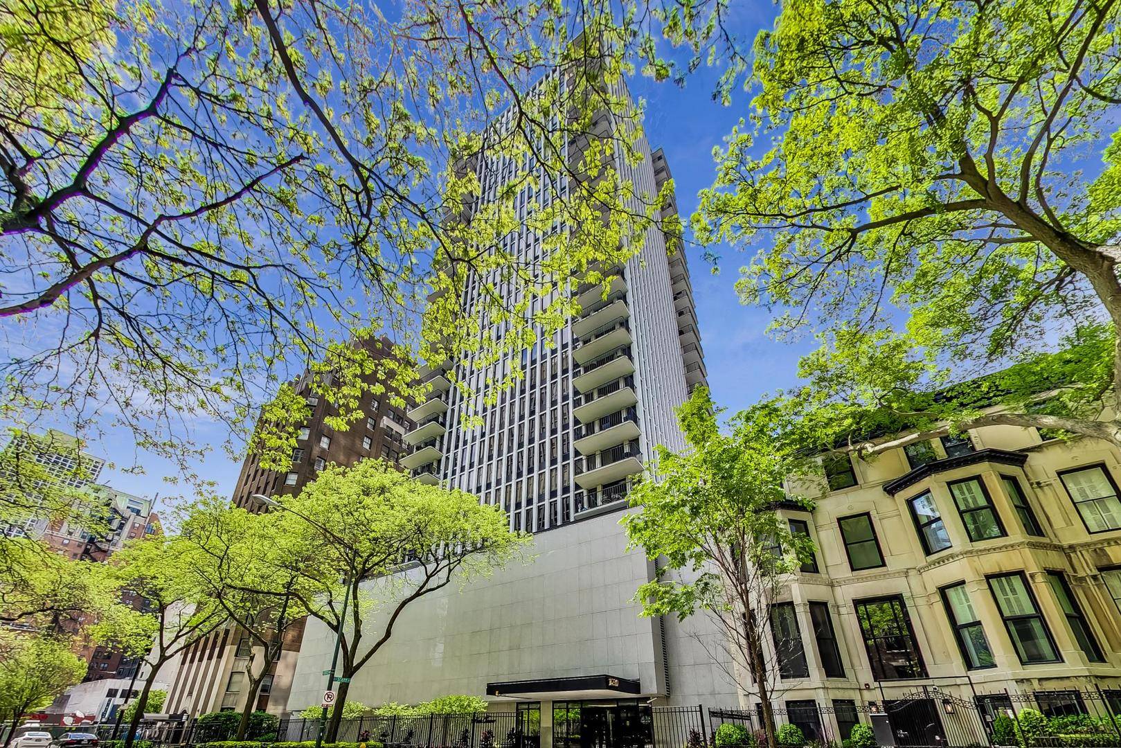 1230 N State Pkwy #28A, Chicago, IL 60610