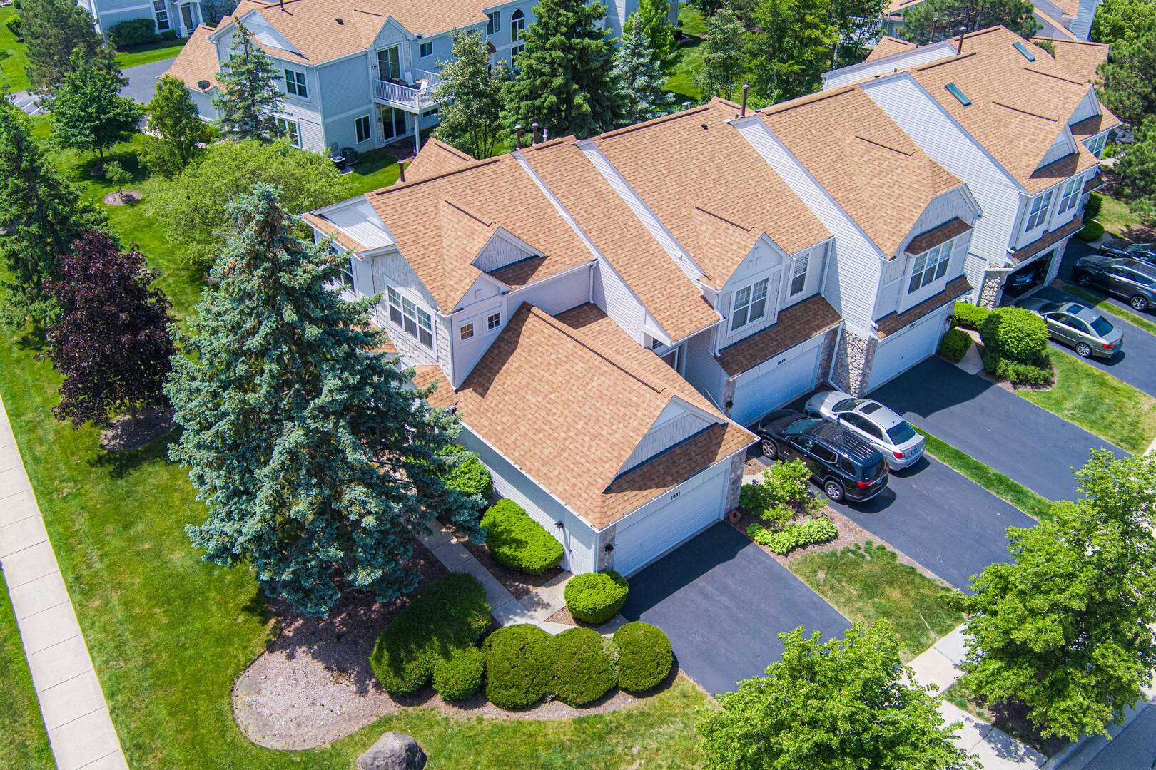 1051 Delta DR, Elgin, IL 60123