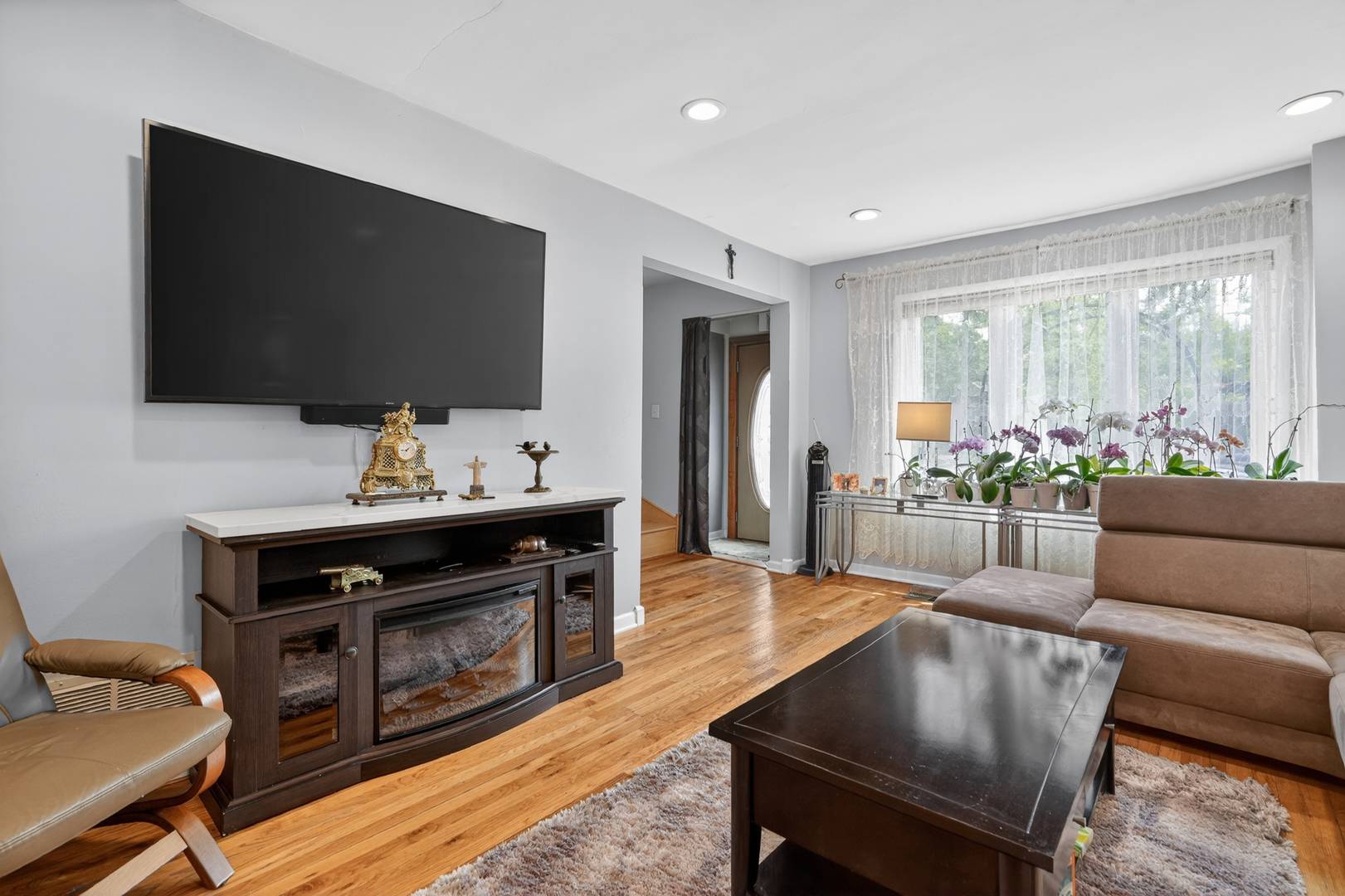 6602 W Montrose AVE, Harwood Heights, IL 60706