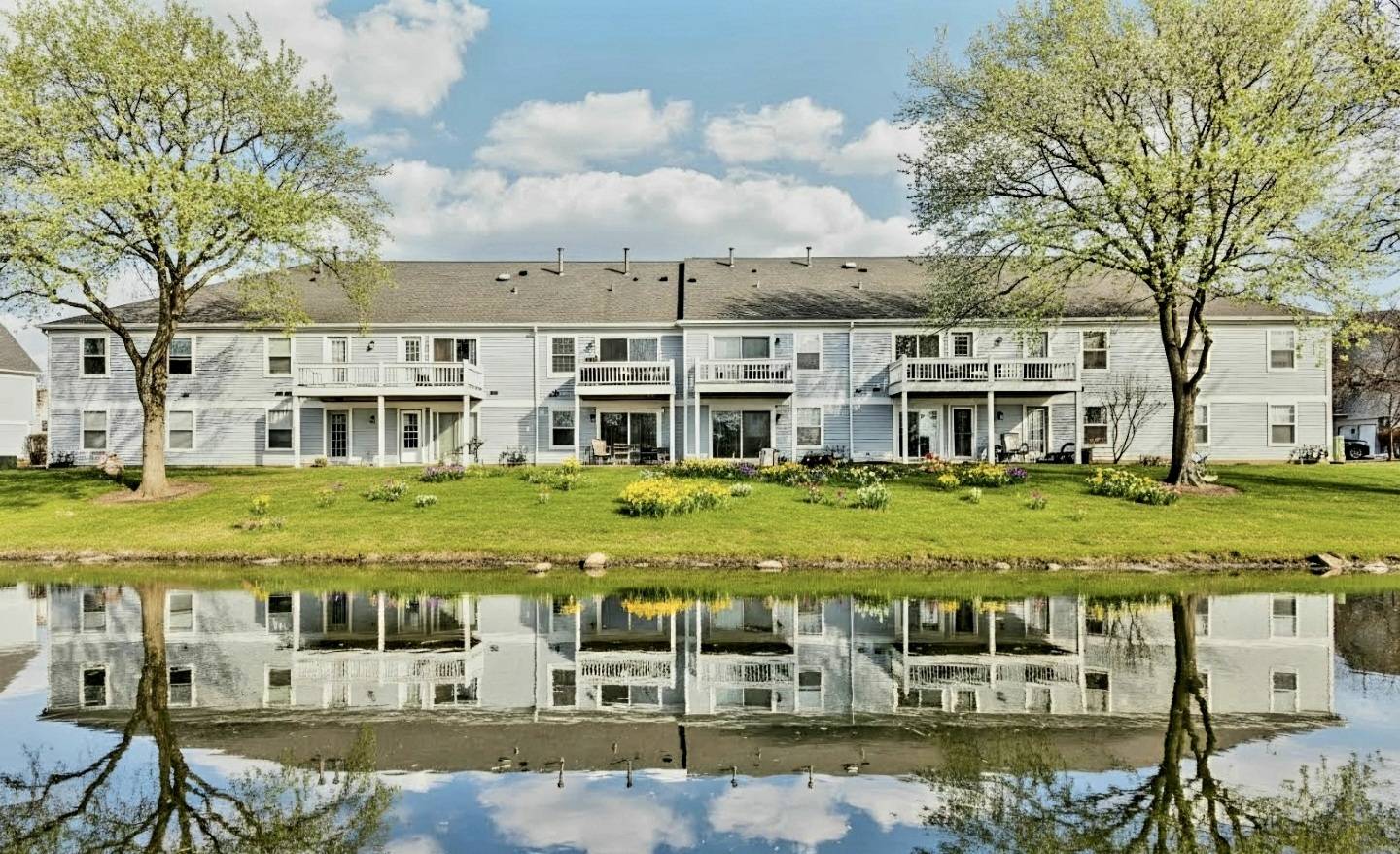 1254 Ballantrae PL #D, Mundelein, IL 60060