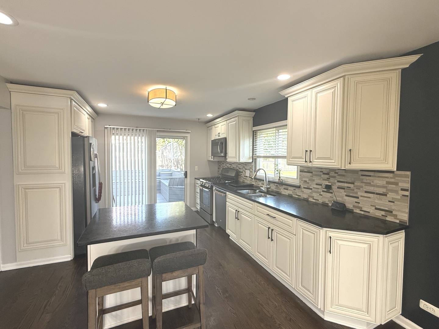 432 Harvard LN, Bartlett, IL 60103