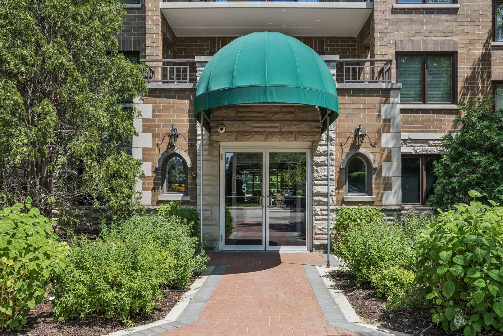5 S Pine ST #405B, Mount Prospect, IL 60056