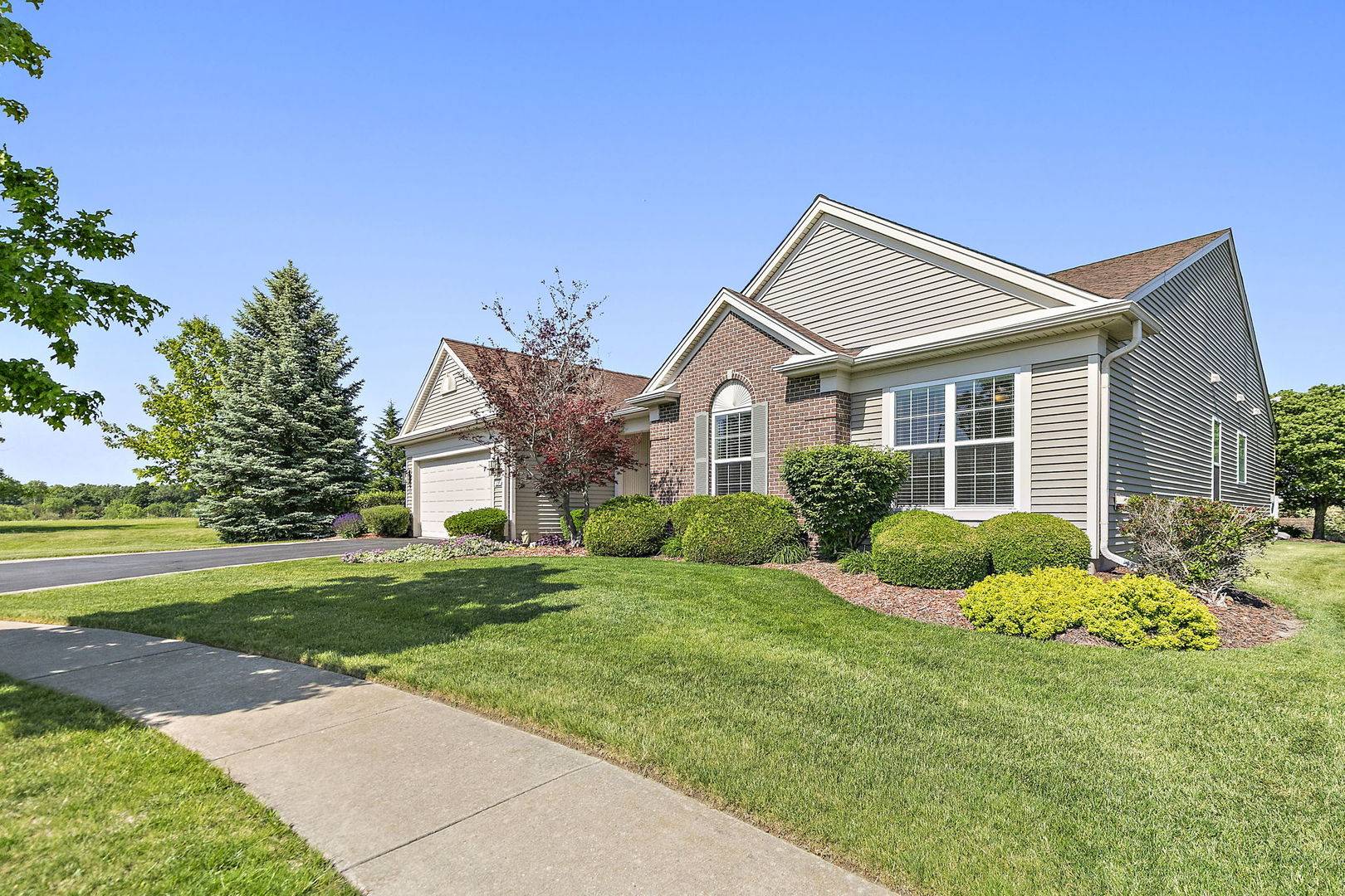11460 Windsor DR, Huntley, IL 60142