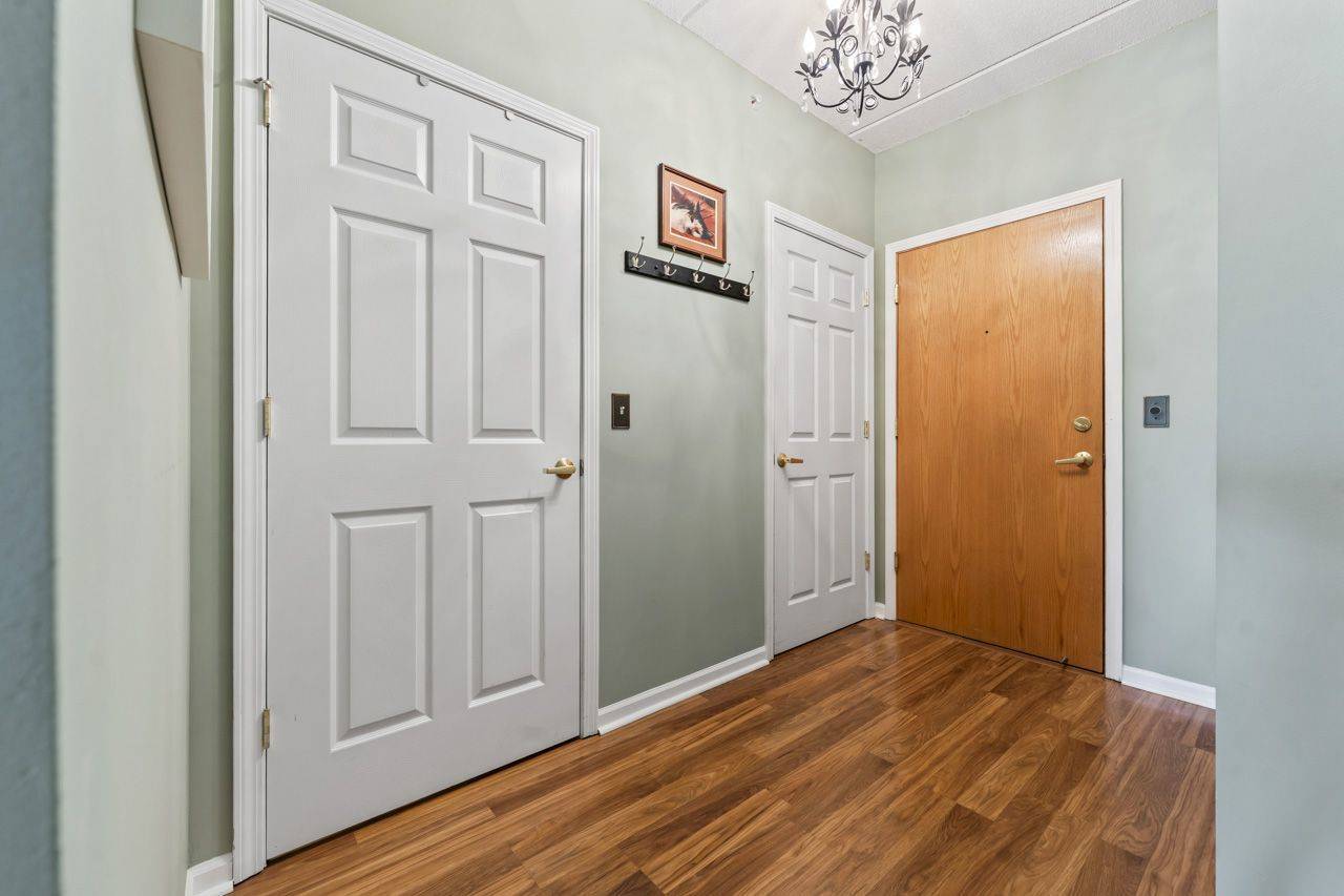 3451 N Carriageway DR #202, Arlington Heights, IL 60004