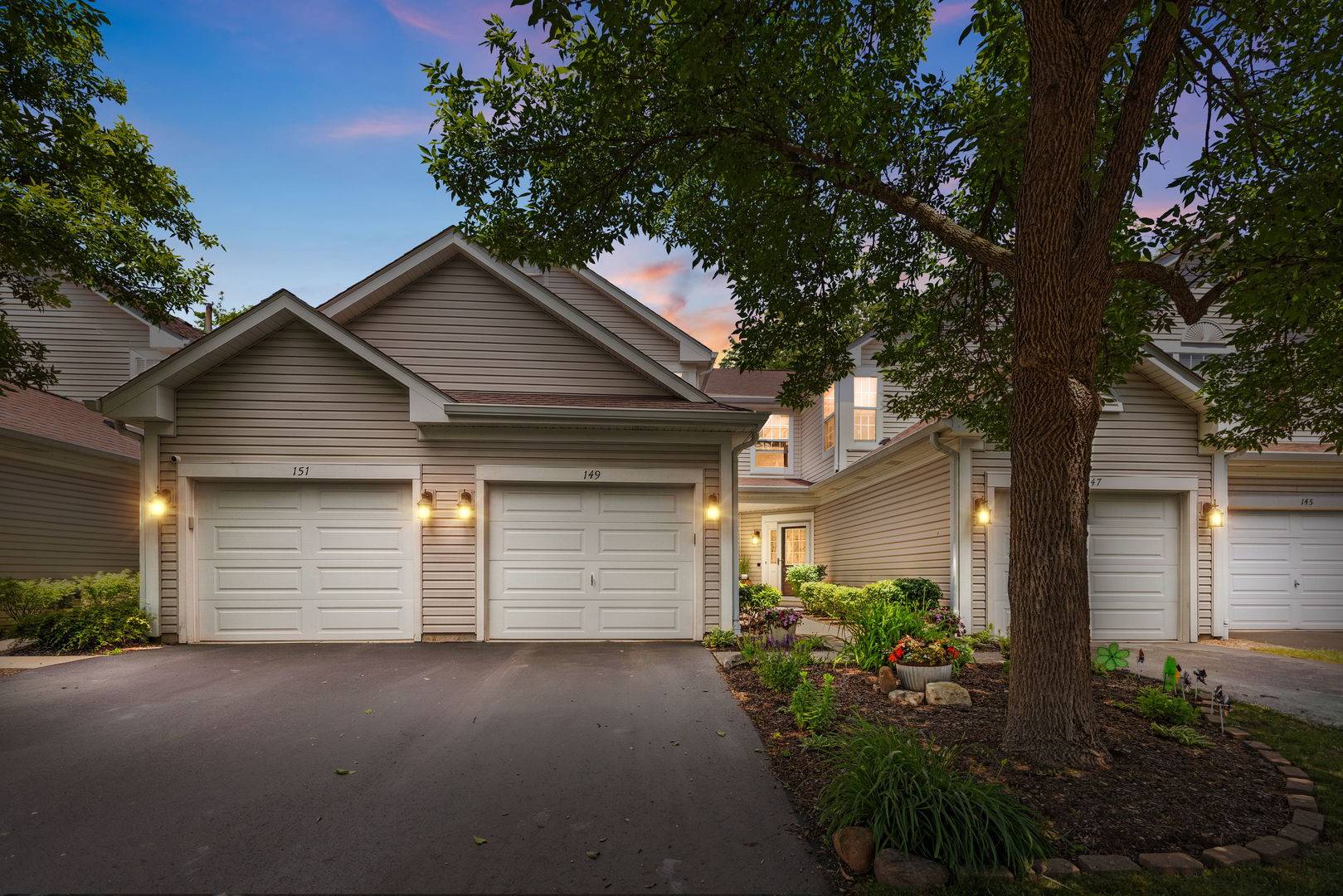 149 Polaris DR #149, Lake In The Hills, IL 60156