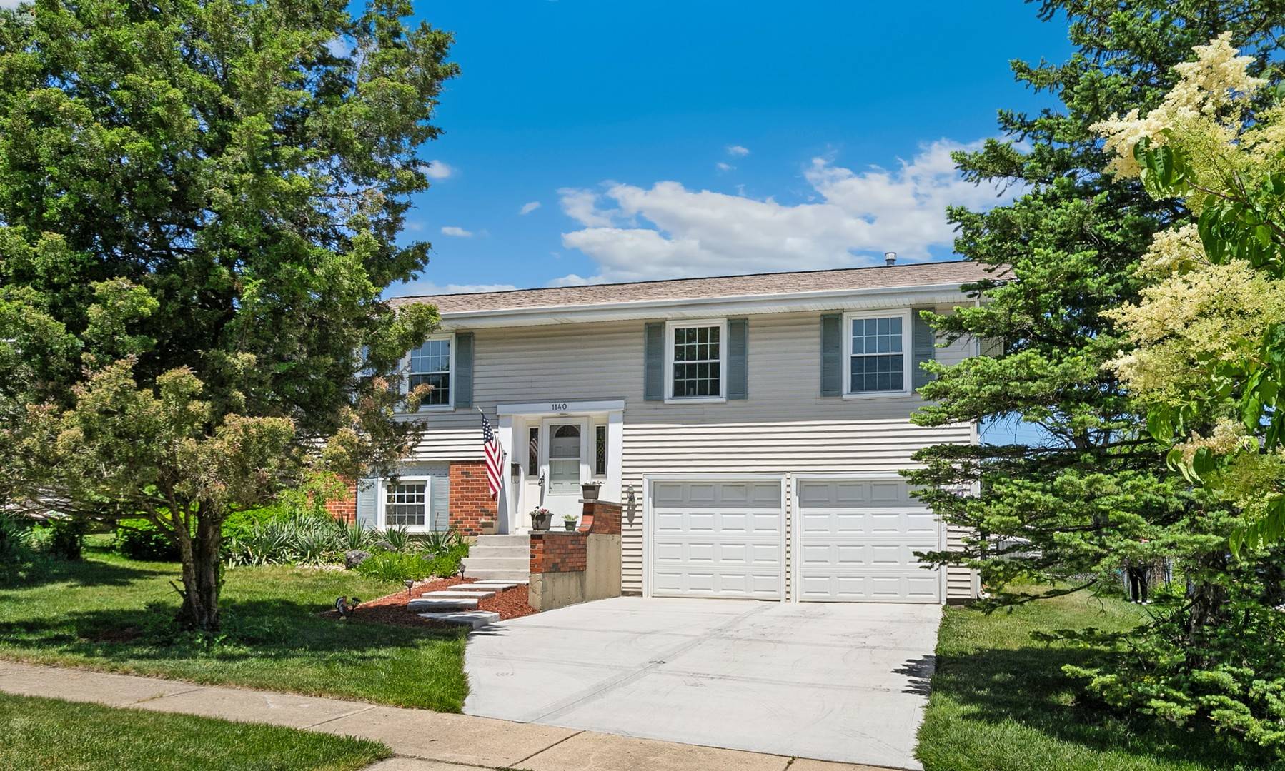 1140 Rosedale LN, Hoffman Estates, IL 60169