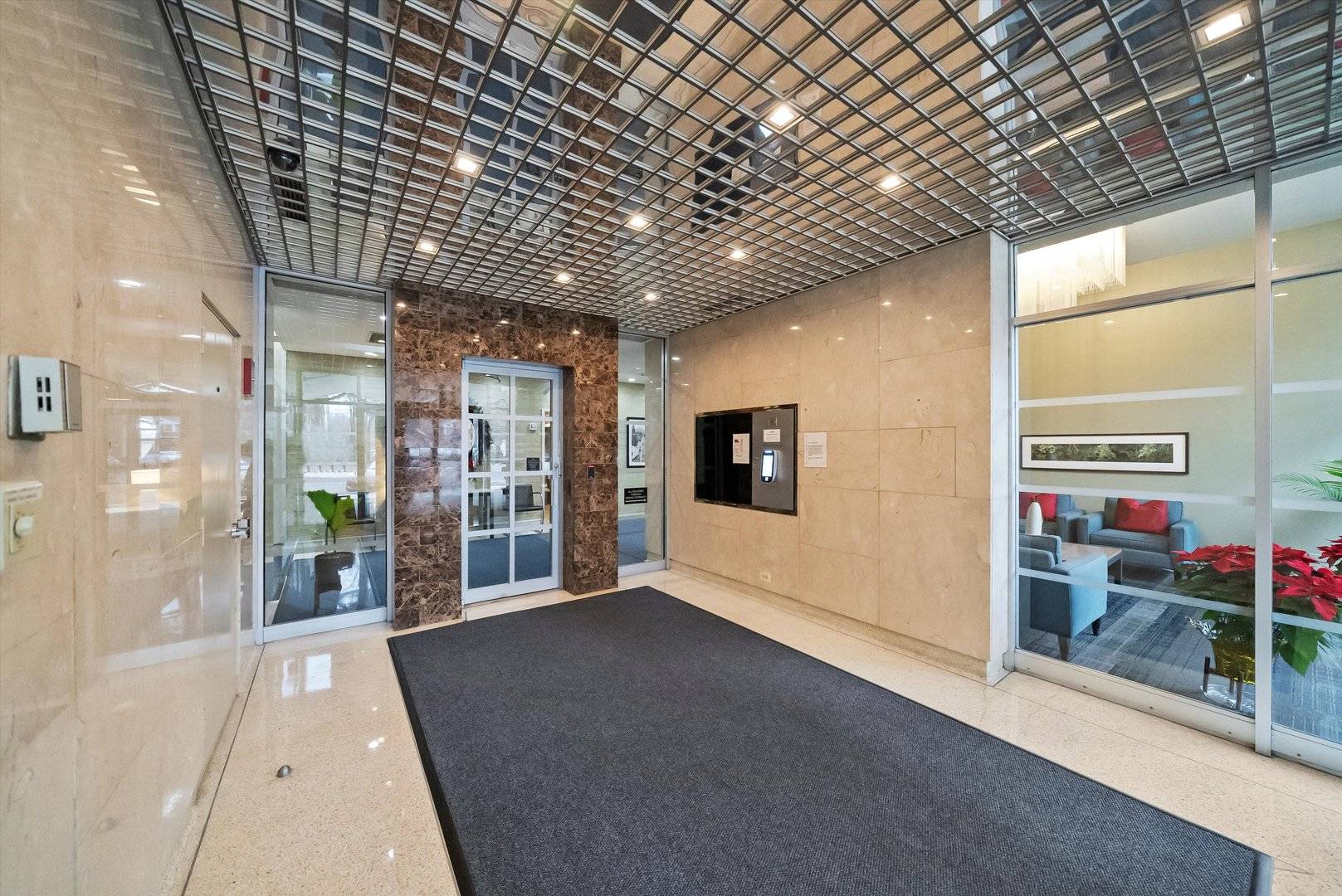 555 W Cornelia AVE #1401, Chicago, IL 60657