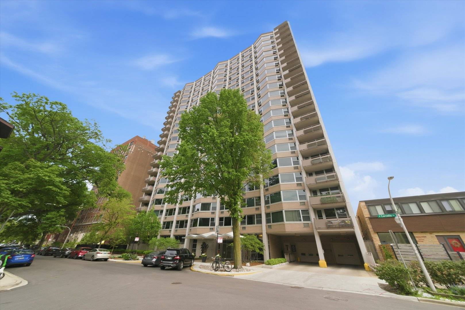 555 W Cornelia AVE #1401, Chicago, IL 60657