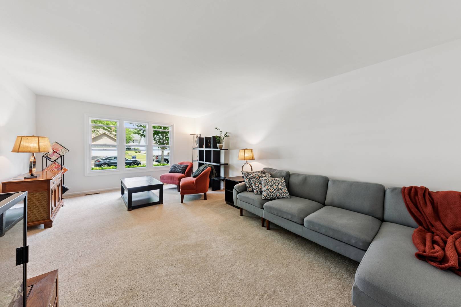 313 RICHMOND LN, Vernon Hills, IL 60061
