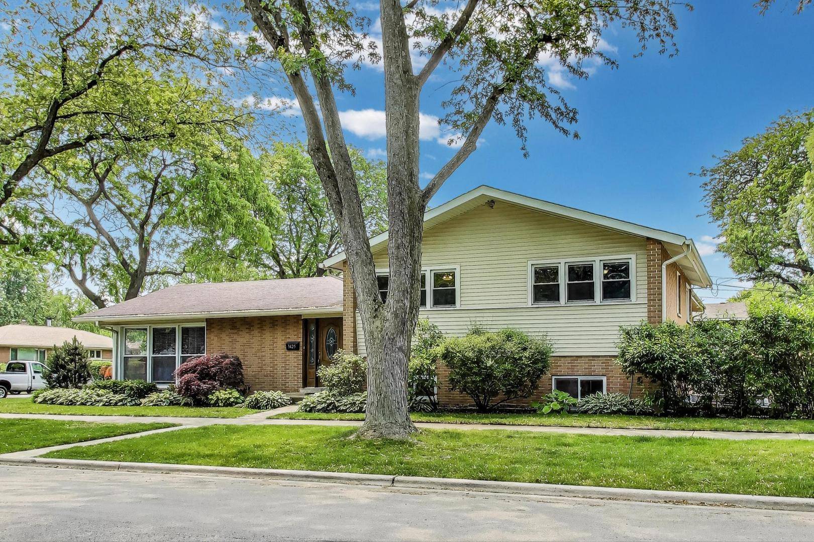 3425 Lake ST, Evanston, IL 60203