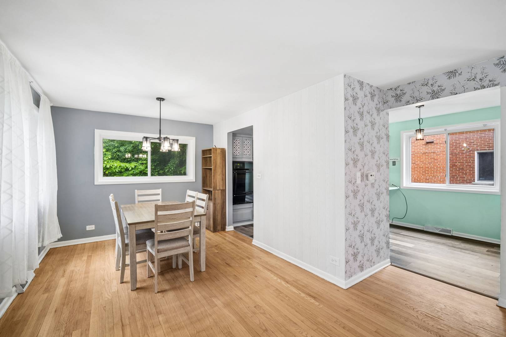 221 Dodge AVE #B, Evanston, IL 60202