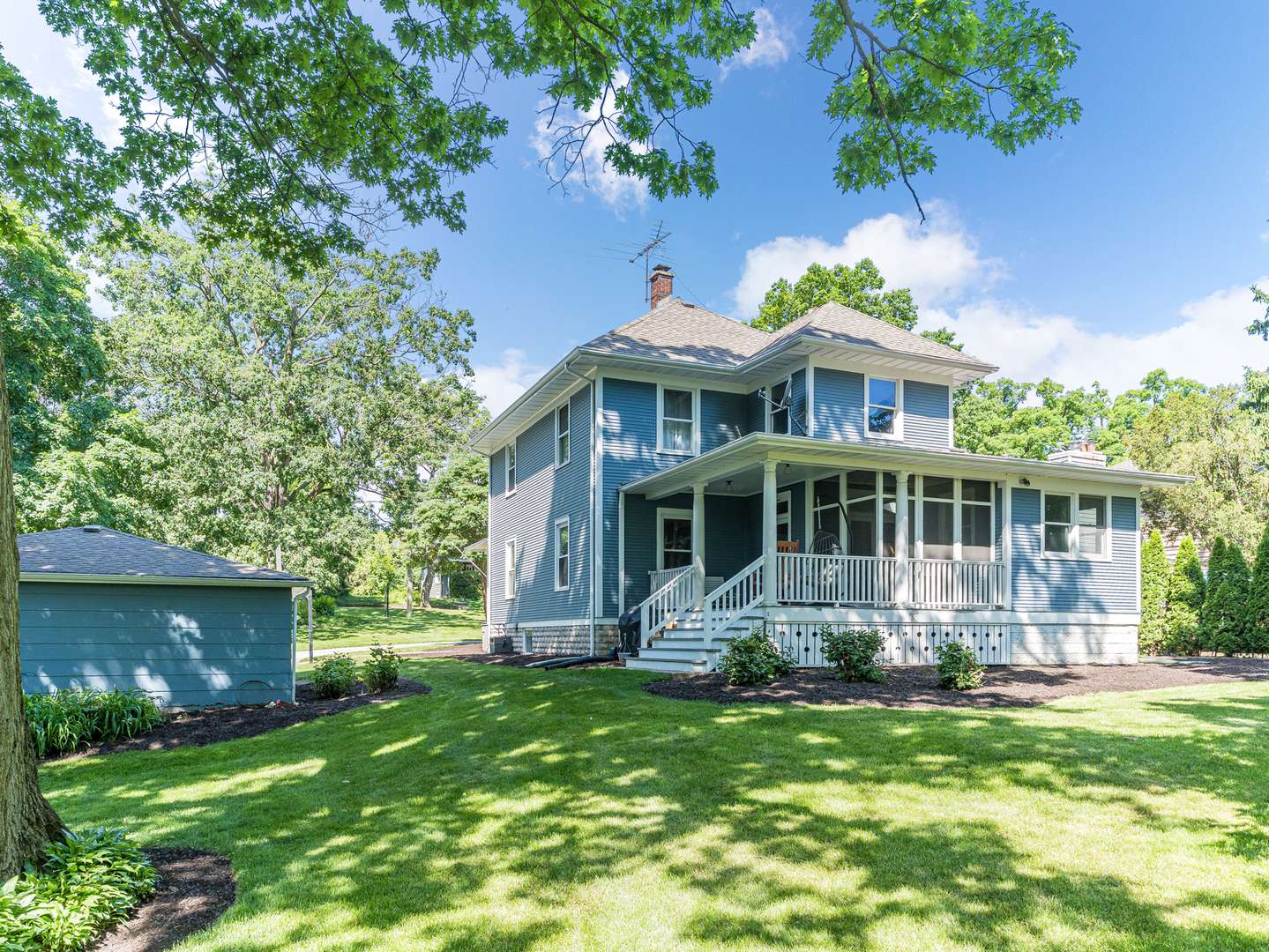 473 N Montclair AVE, Glen Ellyn, IL 60137