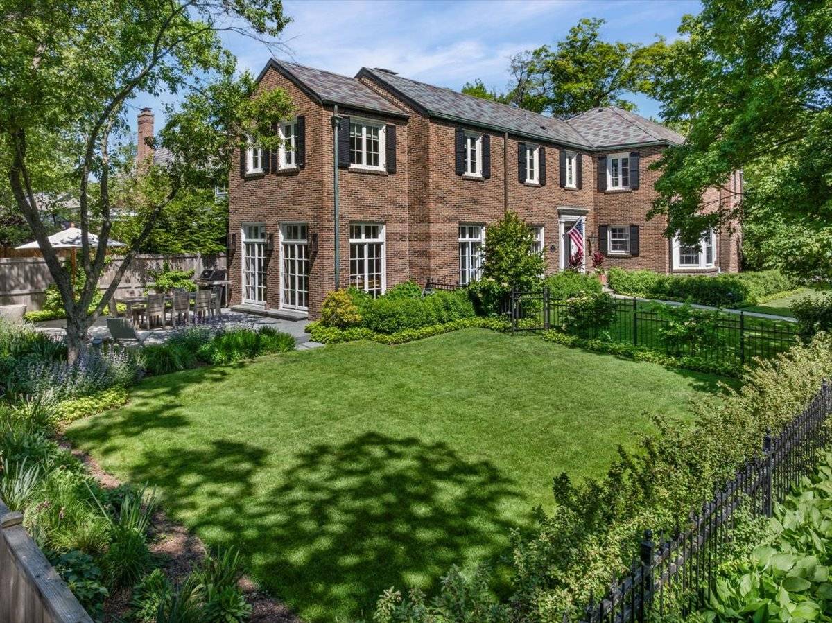 870 Bryant AVE, Winnetka, IL 60093