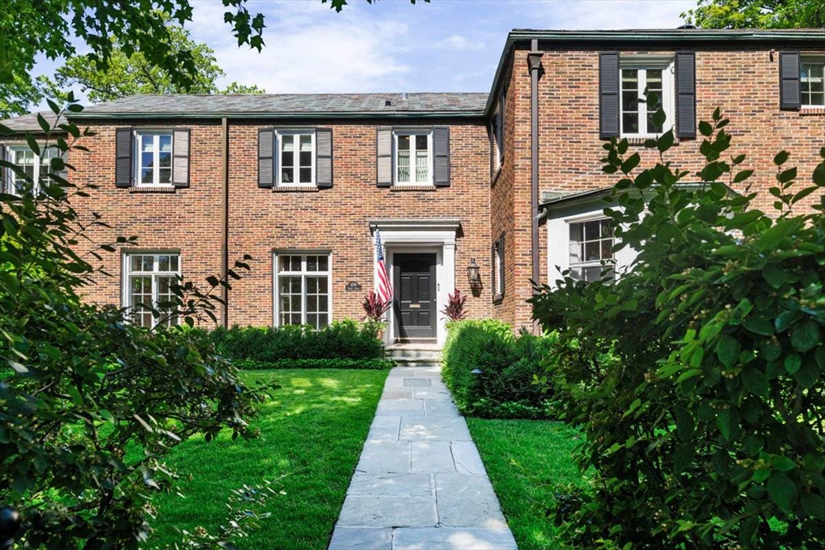 870 Bryant AVE, Winnetka, IL 60093