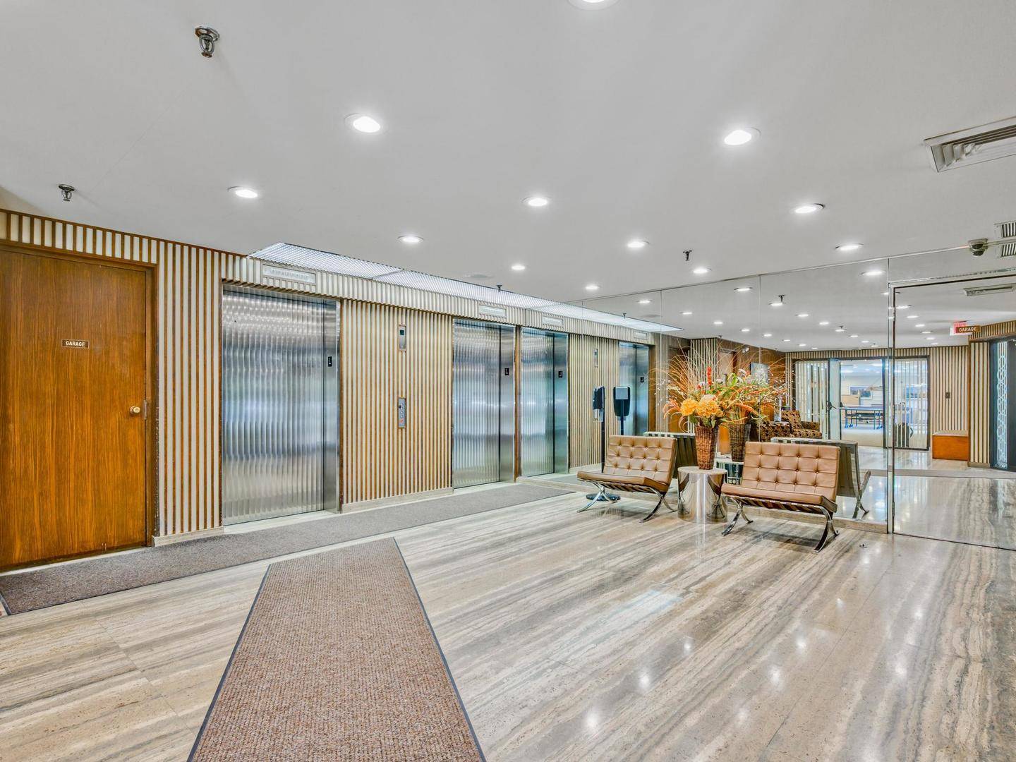 7201 N Lincoln AVE #205, Lincolnwood, IL 60712