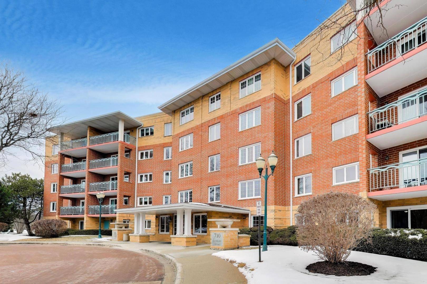 710 Creekside DR #104A, Mount Prospect, IL 60056