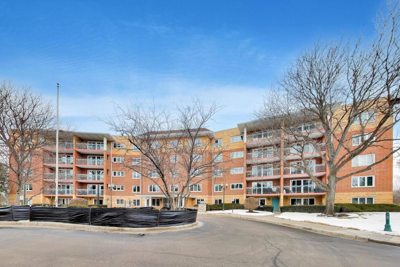 710 Creekside DR #104A, Mount Prospect, IL 60056