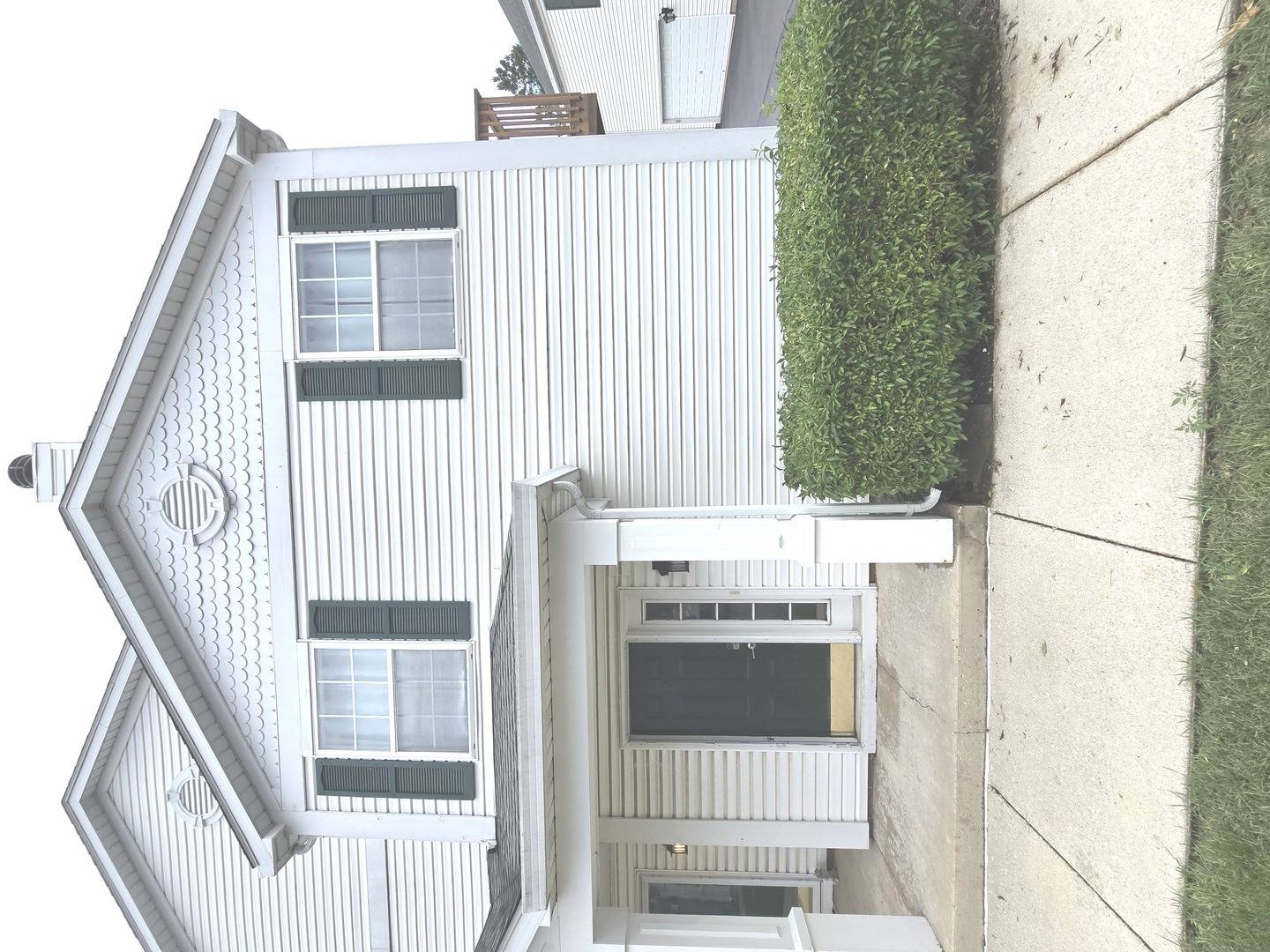 769 Hobart DR, South Elgin, IL 60177