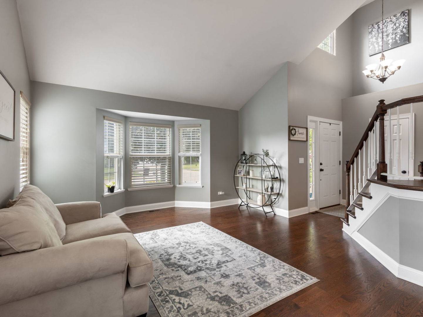 4716 Oregon TRL, Mchenry, IL 60050