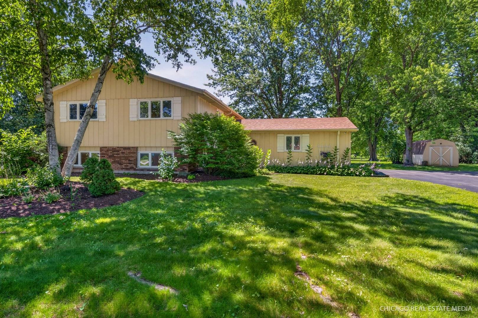 15913 Wooddale DR, Union, IL 60180