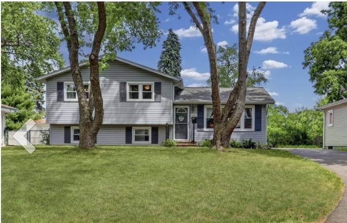 631 Pierce CT, Grayslake, IL 60030
