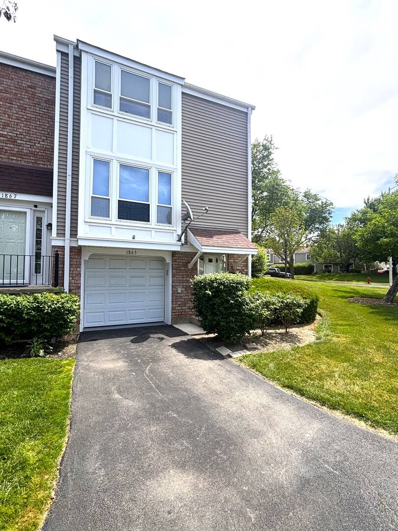 1863 Williamsburg DR #1863, Hoffman Estates, IL 60169