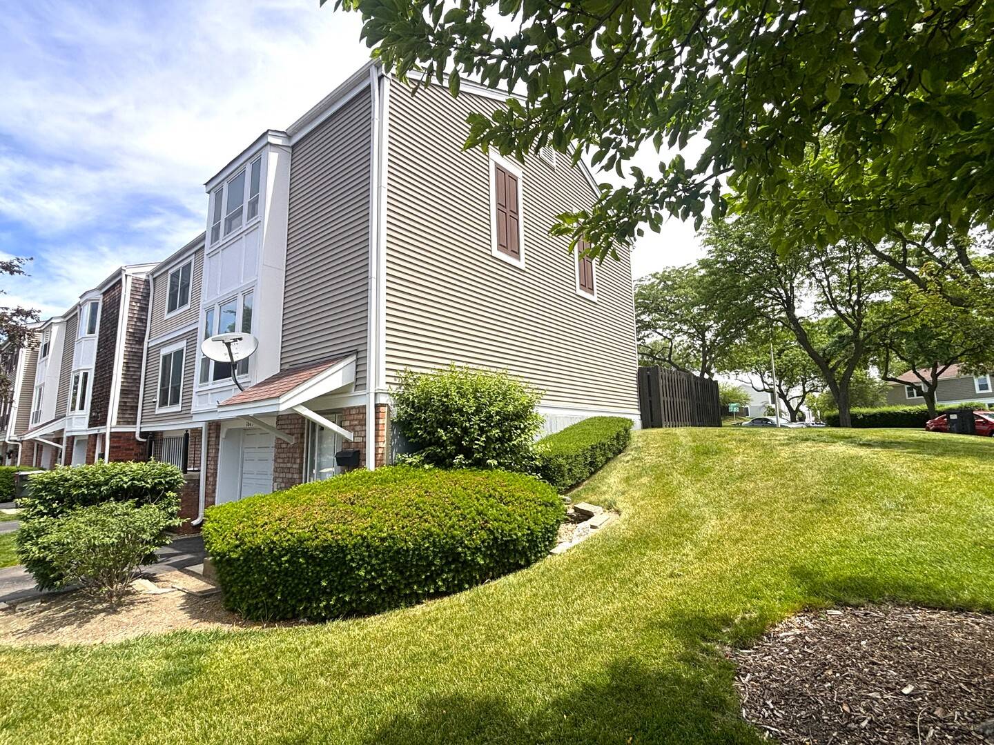 1863 Williamsburg DR #1863, Hoffman Estates, IL 60169