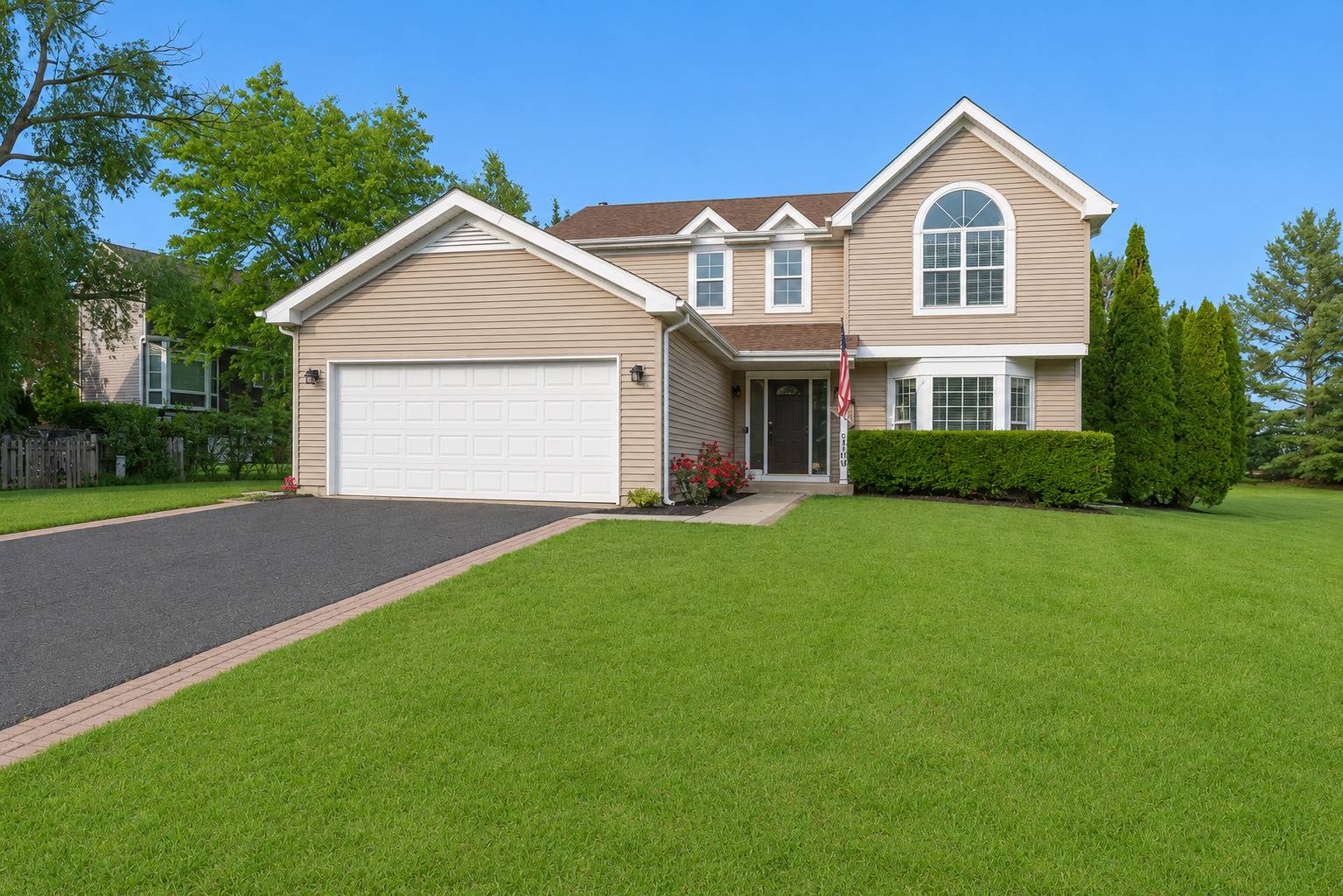 1759 Deerhaven DR, Crystal Lake, IL 60014
