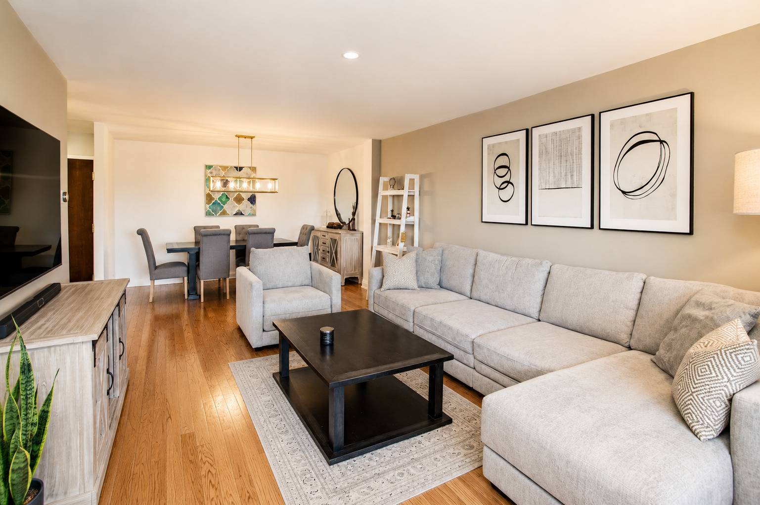 1101 S Hunt Club DR #403, Mount Prospect, IL 60056