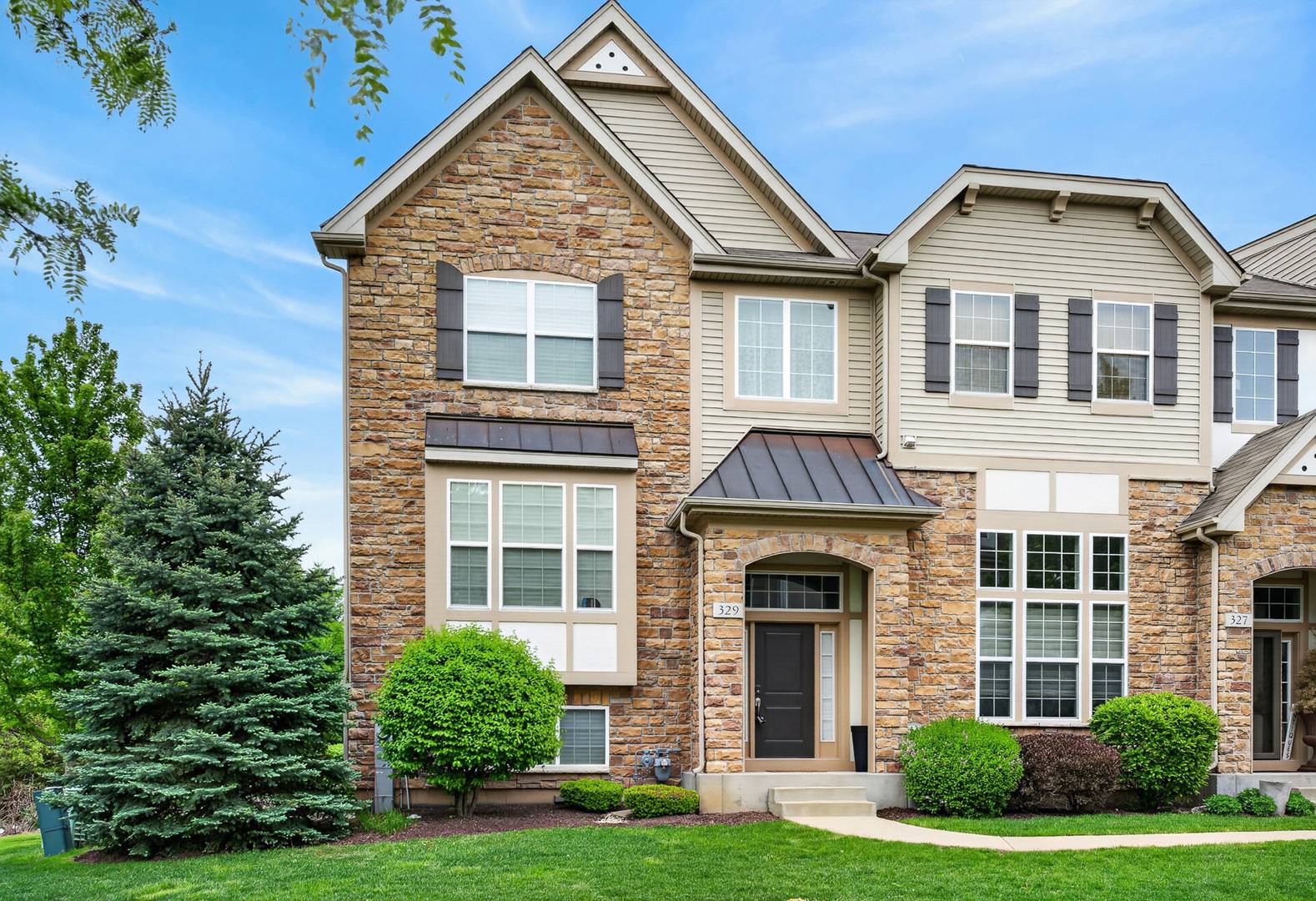 329 Bennett DR, Carol Stream, IL 60188