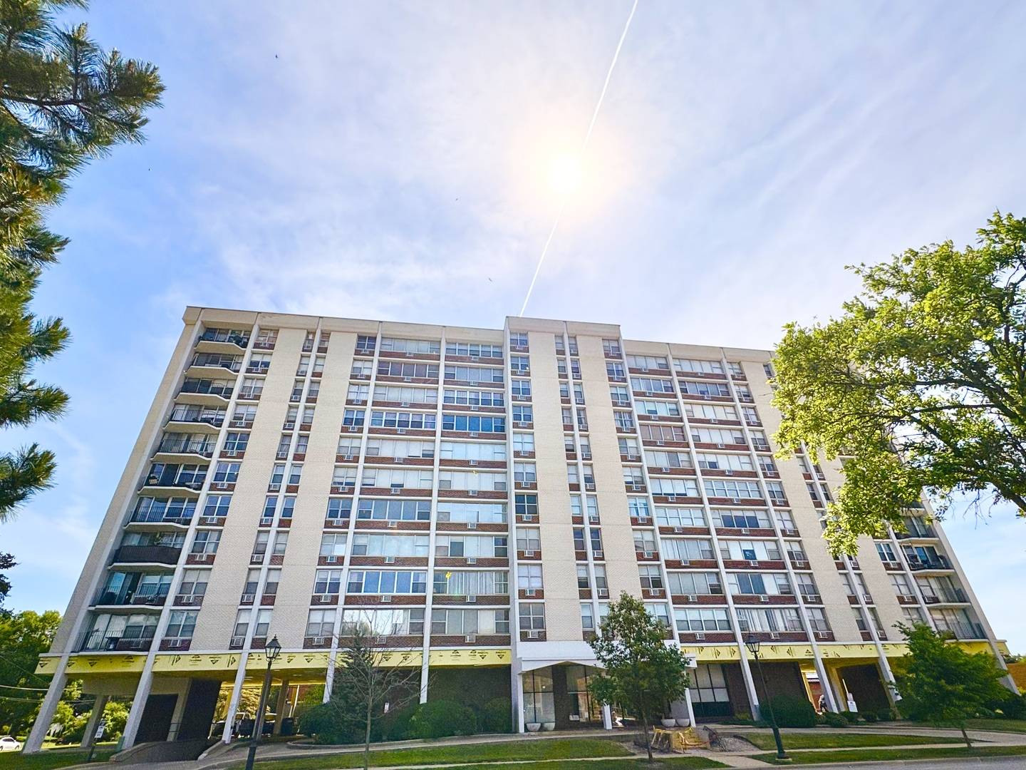 33 N Main ST #6G, Lombard, IL 60148
