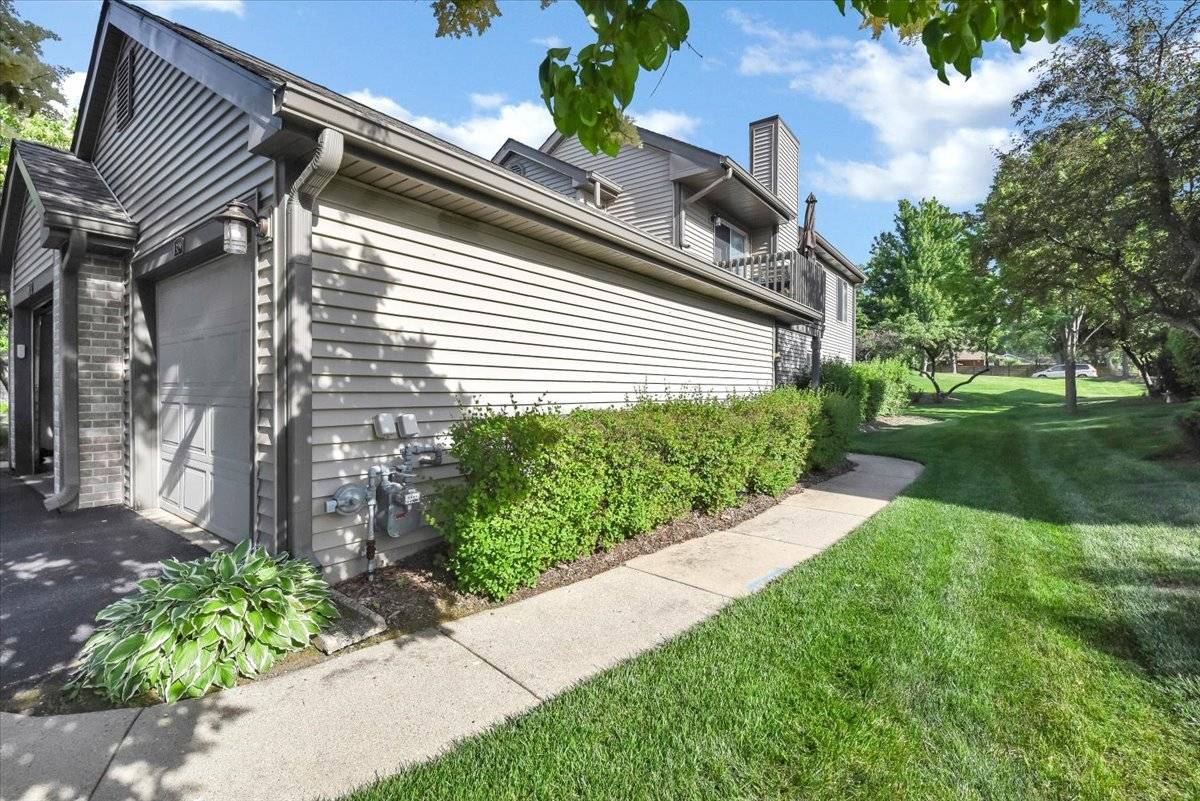 329 Grissom CT #329, Hoffman Estates, IL 60169