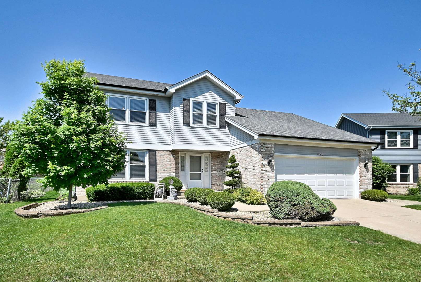 1350 W Barnwall DR, Addison, IL 60101