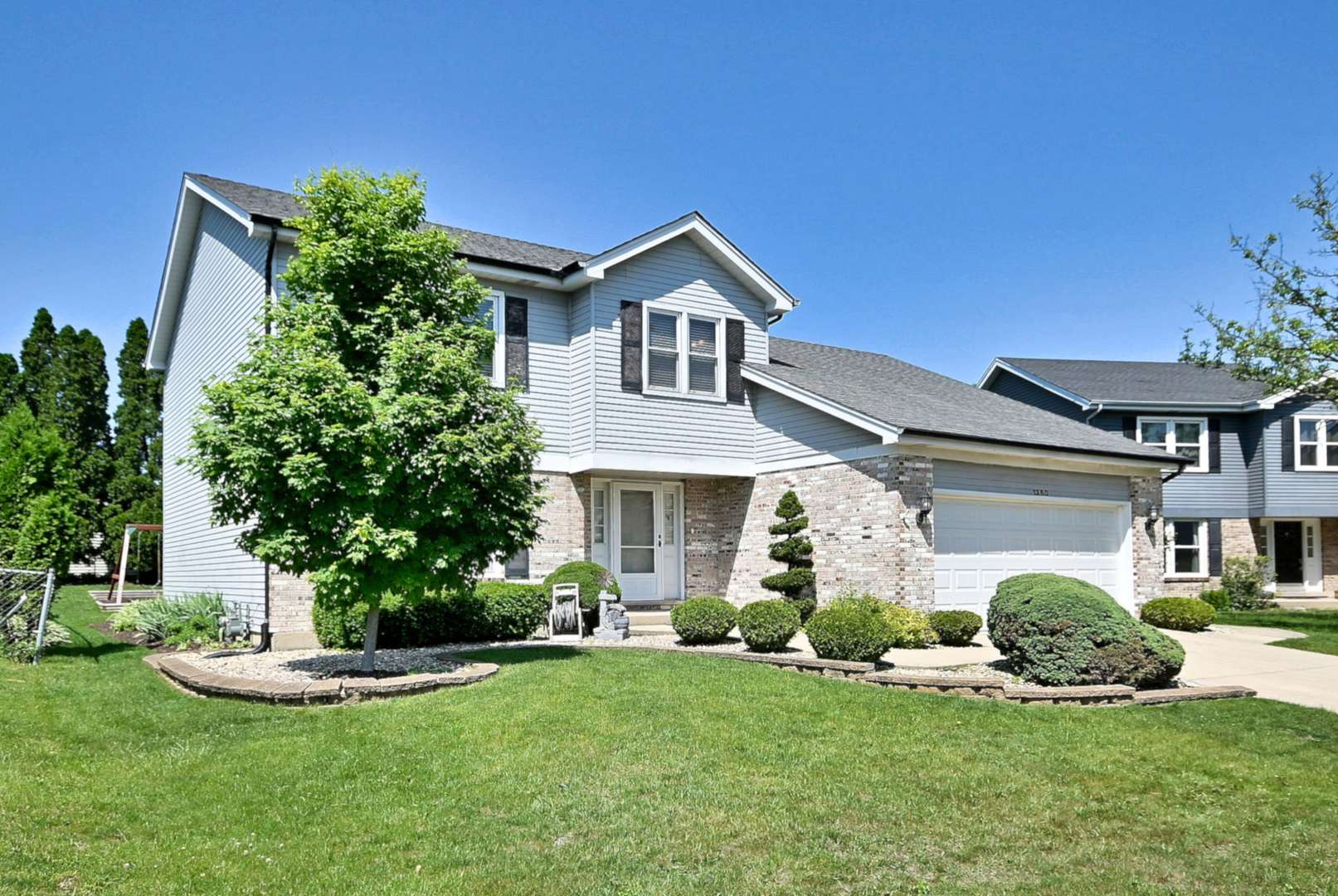 1350 W Barnwall DR, Addison, IL 60101