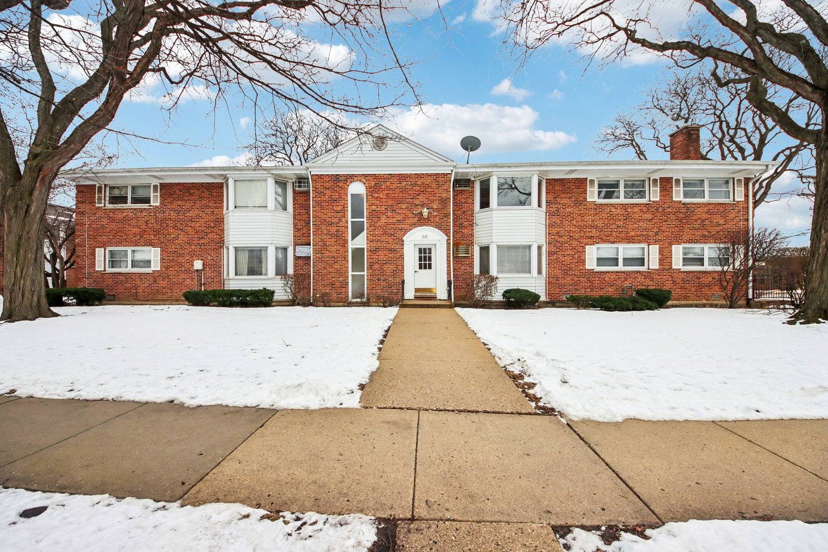 527 W Eastman ST #2C, Arlington Heights, IL 60005