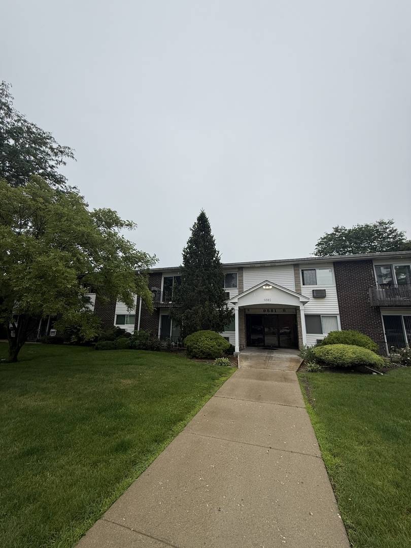 9581 Dee RD #202B, Des Plaines, IL 60016