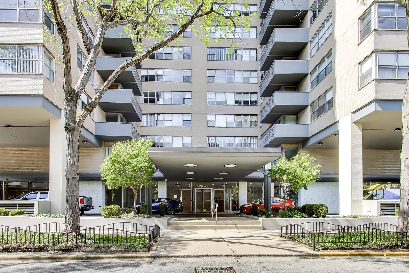 6301 N sheridan RD #4G, Chicago, IL 60660