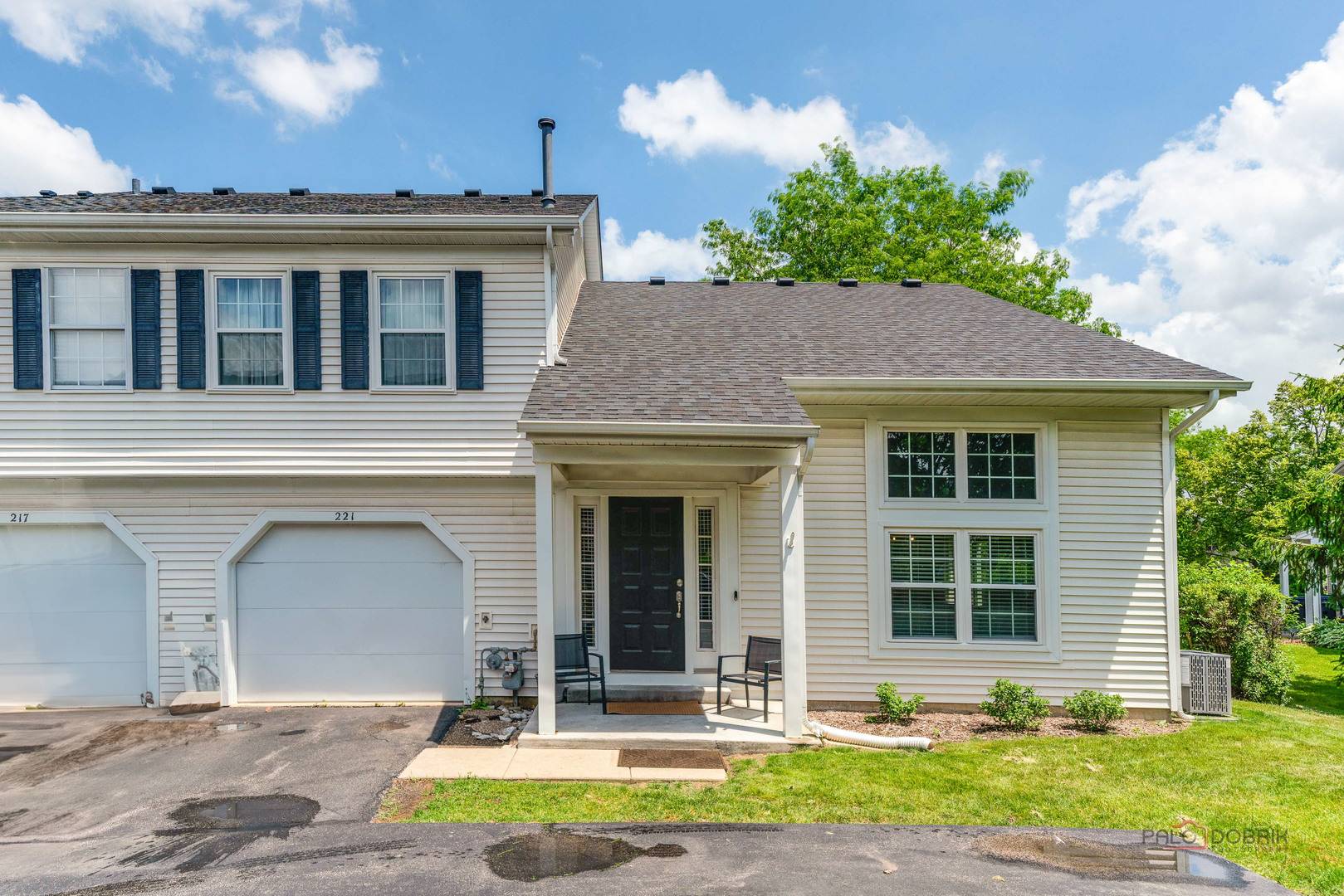 221 Ivy CT, Streamwood, IL 60107