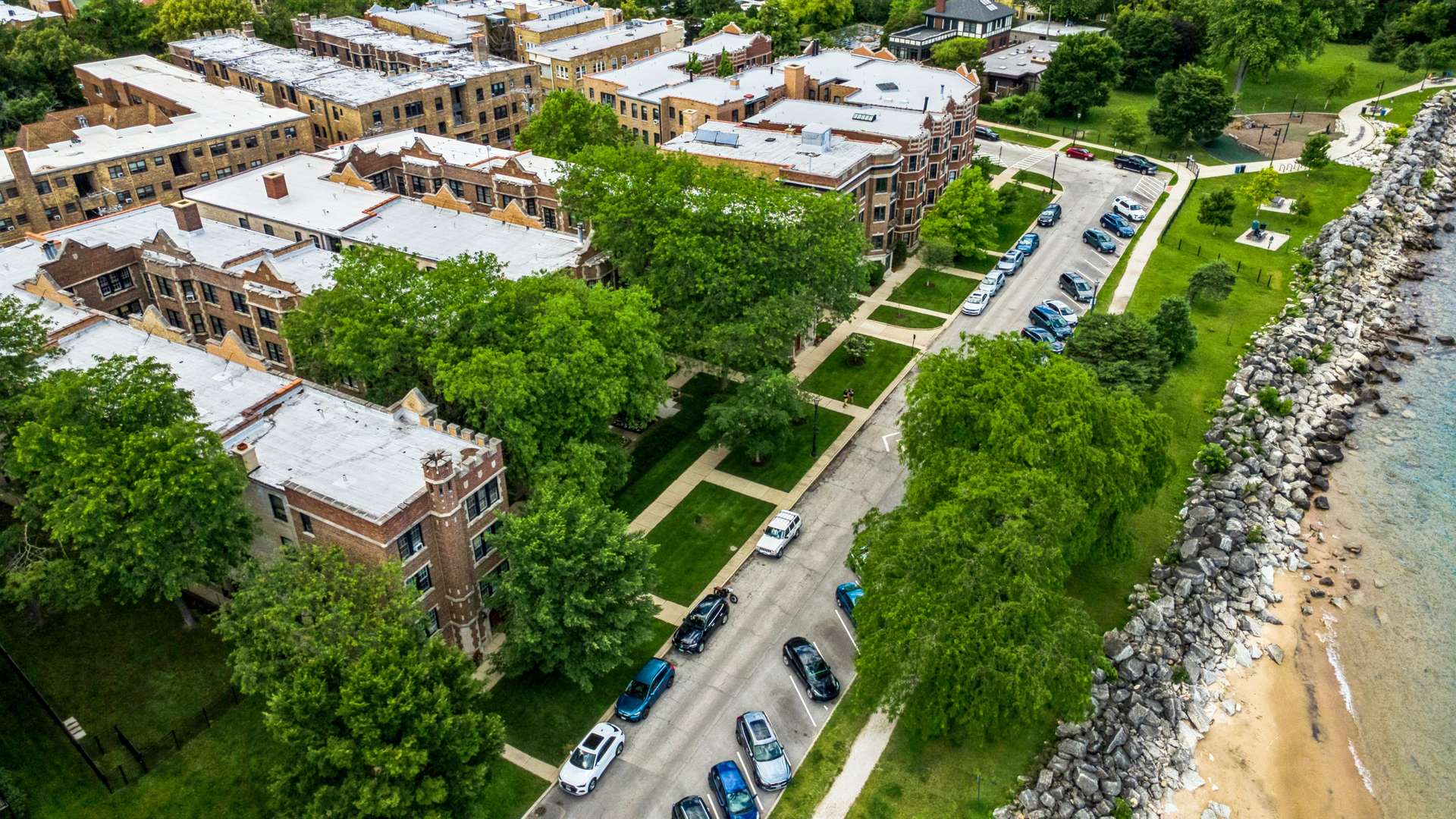 598 Sheridan SQ #2W, Evanston, IL 60202