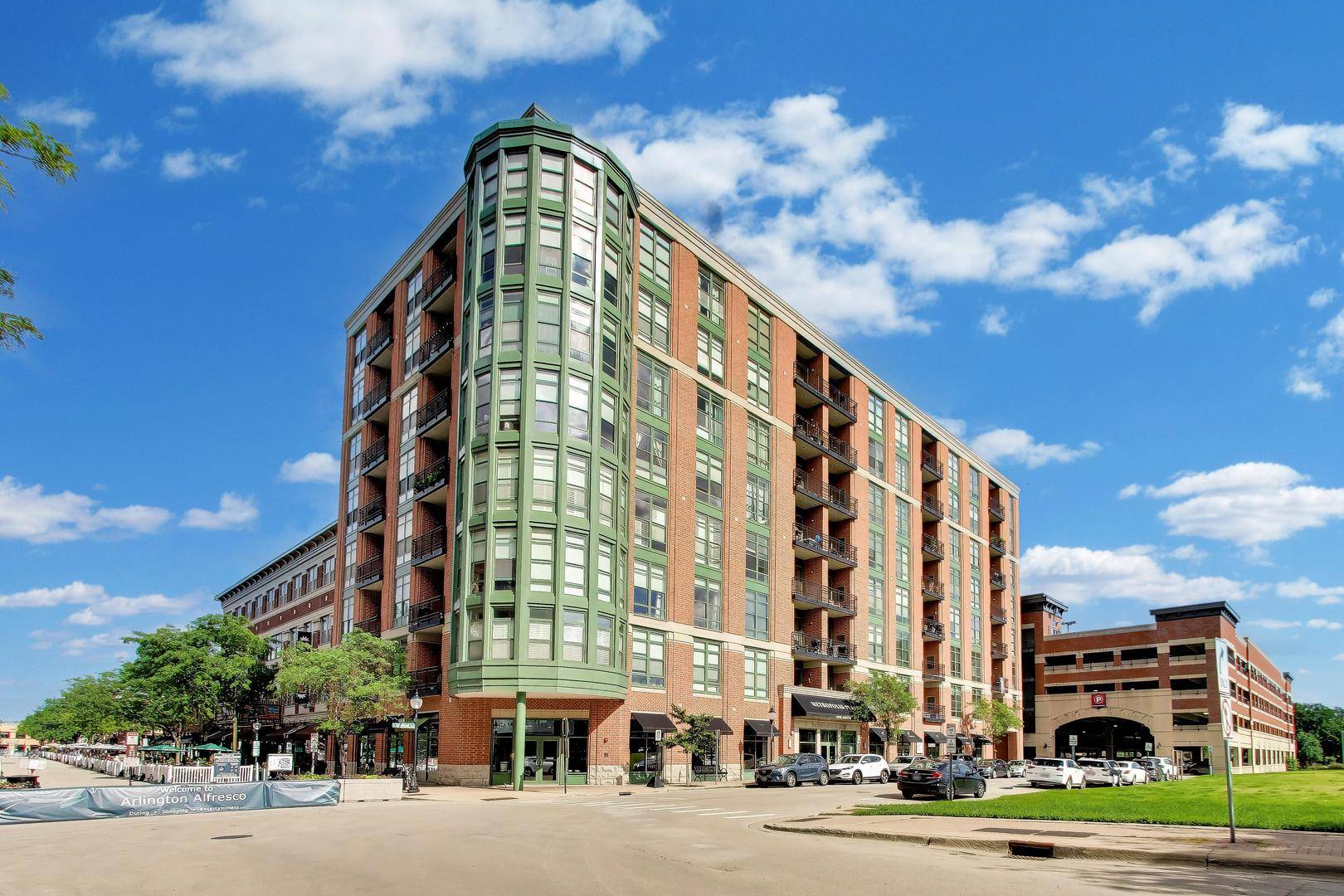 1 S Highland AVE #704, Arlington Heights, IL 60005
