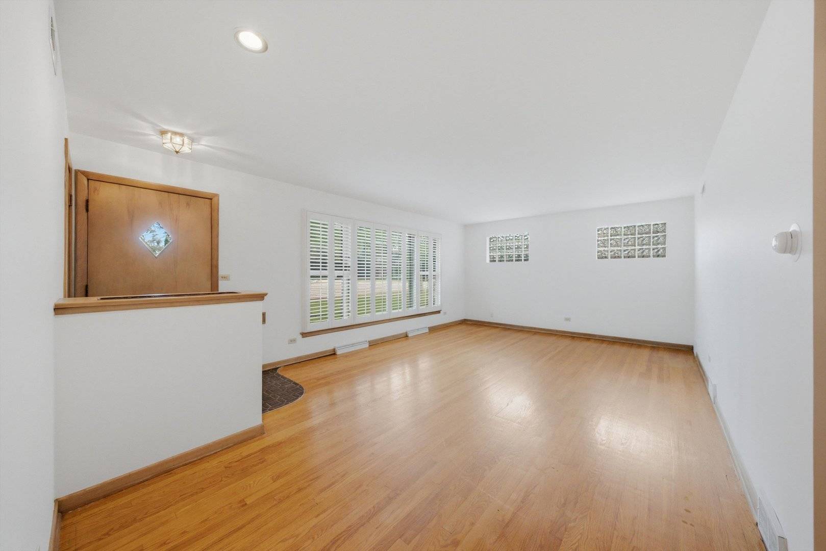 2912 Old Glenview RD, Wilmette, IL 60091