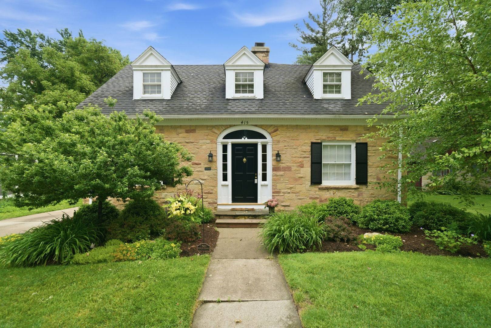 415 N Worth AVE, Elgin, IL 60123