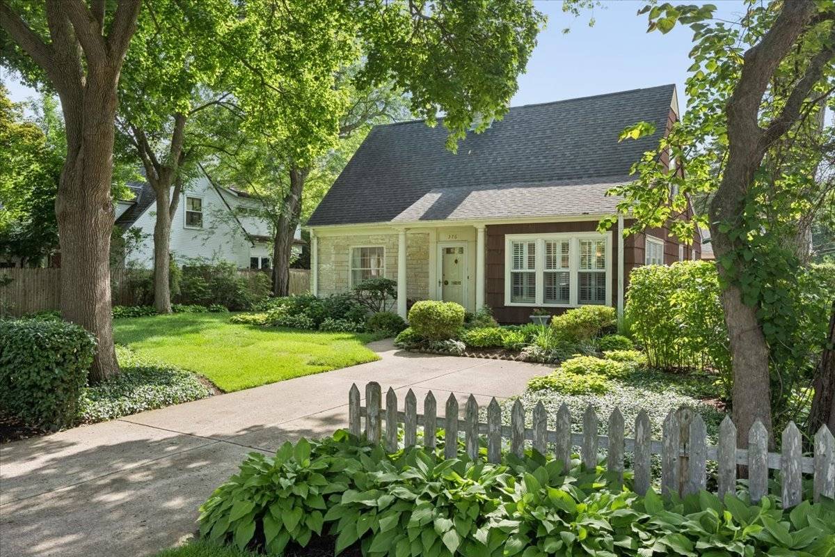 376 Rosewood AVE, Winnetka, IL 60093